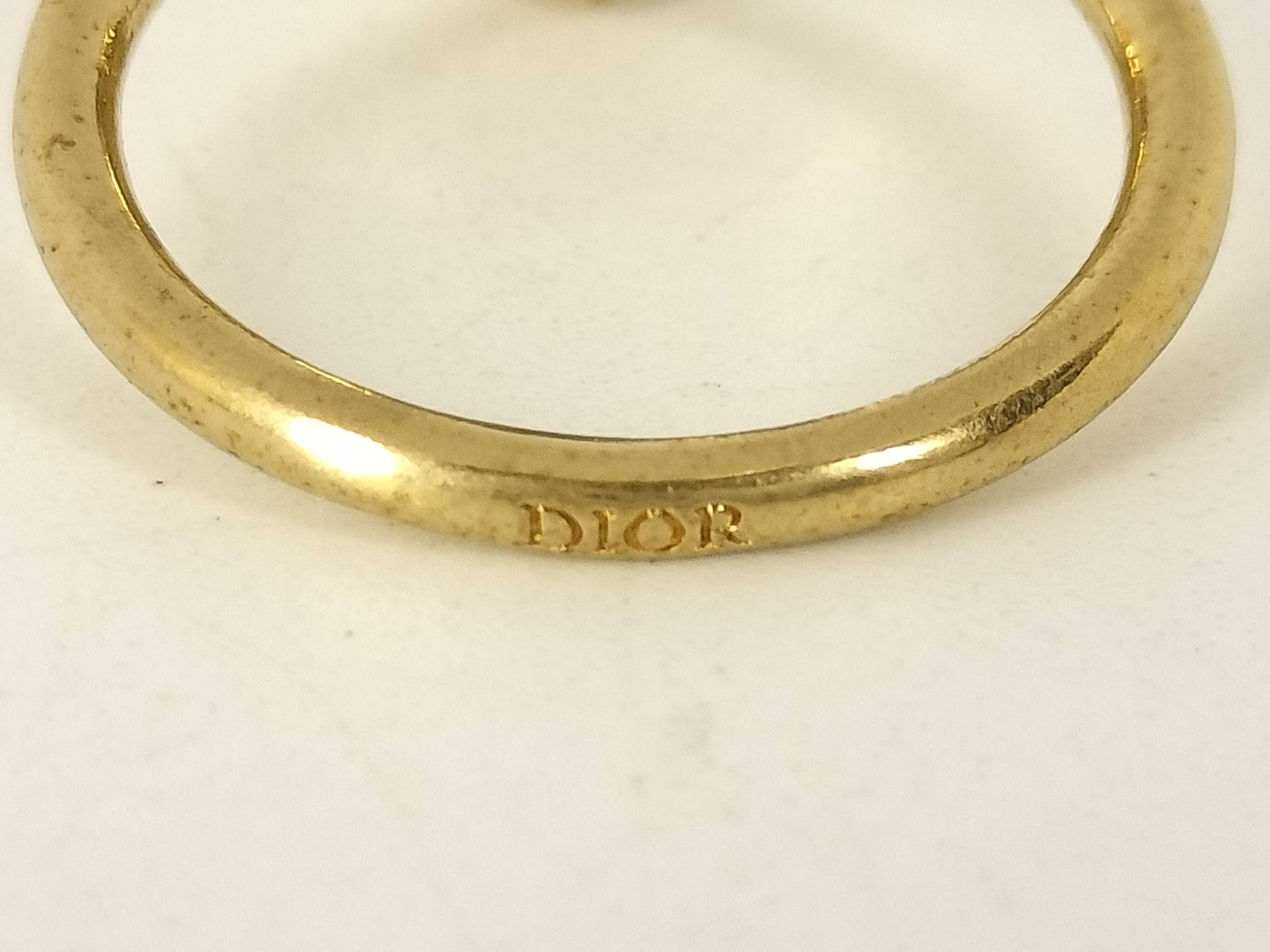 Resin Pearl Eiffel Tower Ring — view 4