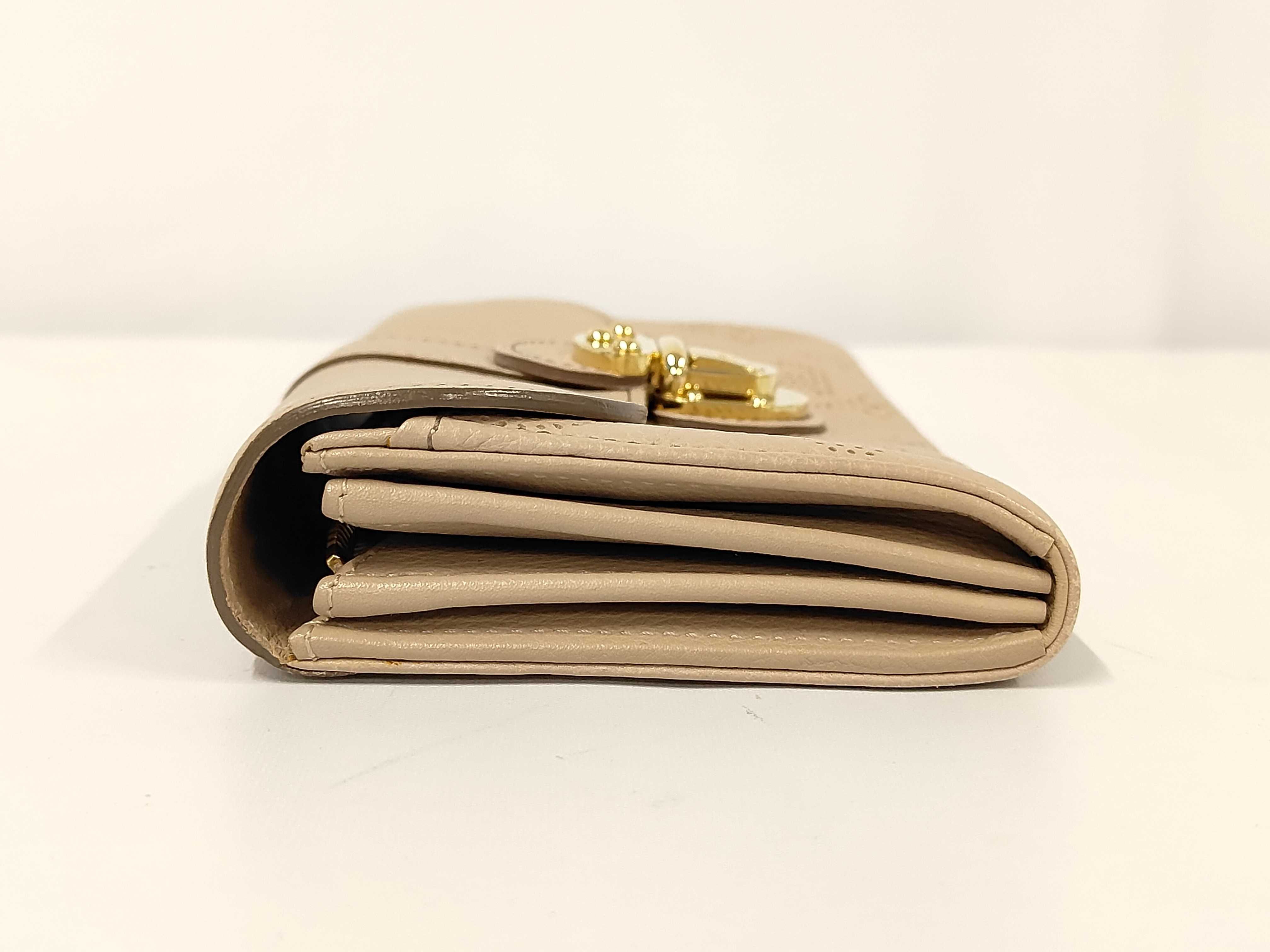 wallet — view 5