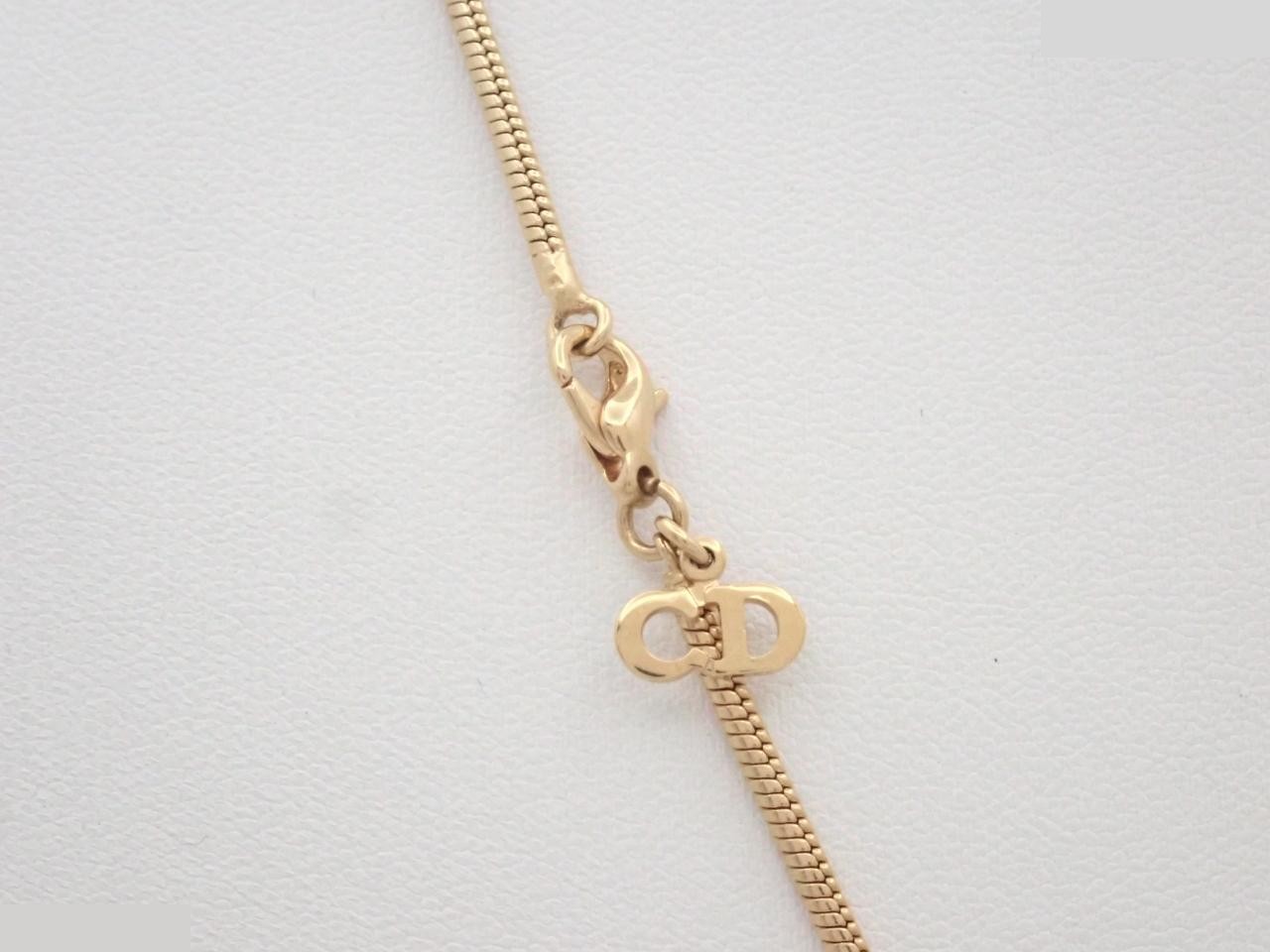 Precious metals, necklaces, pendants — view 2