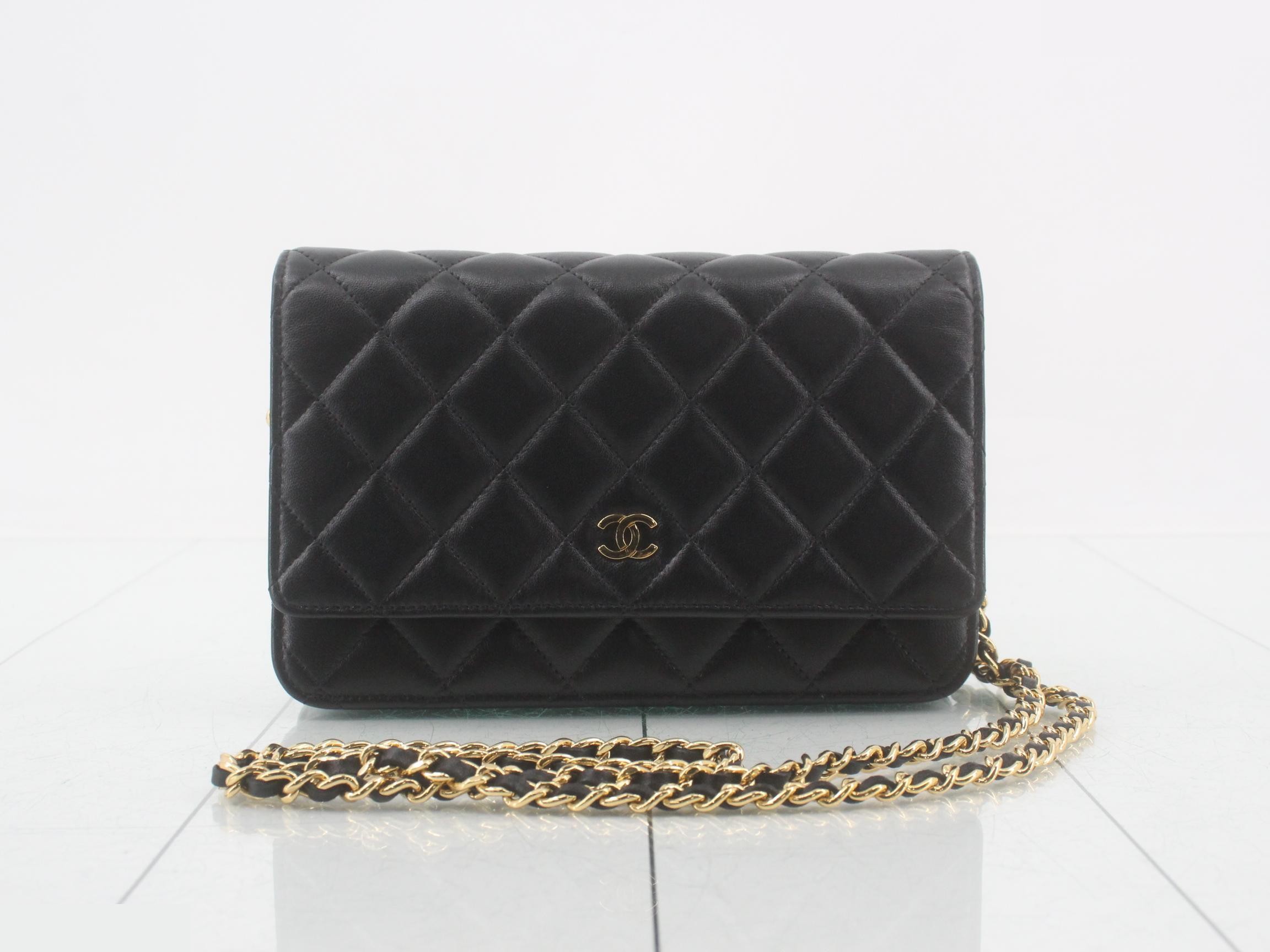 Matelassé Lambskin Chain Wallet