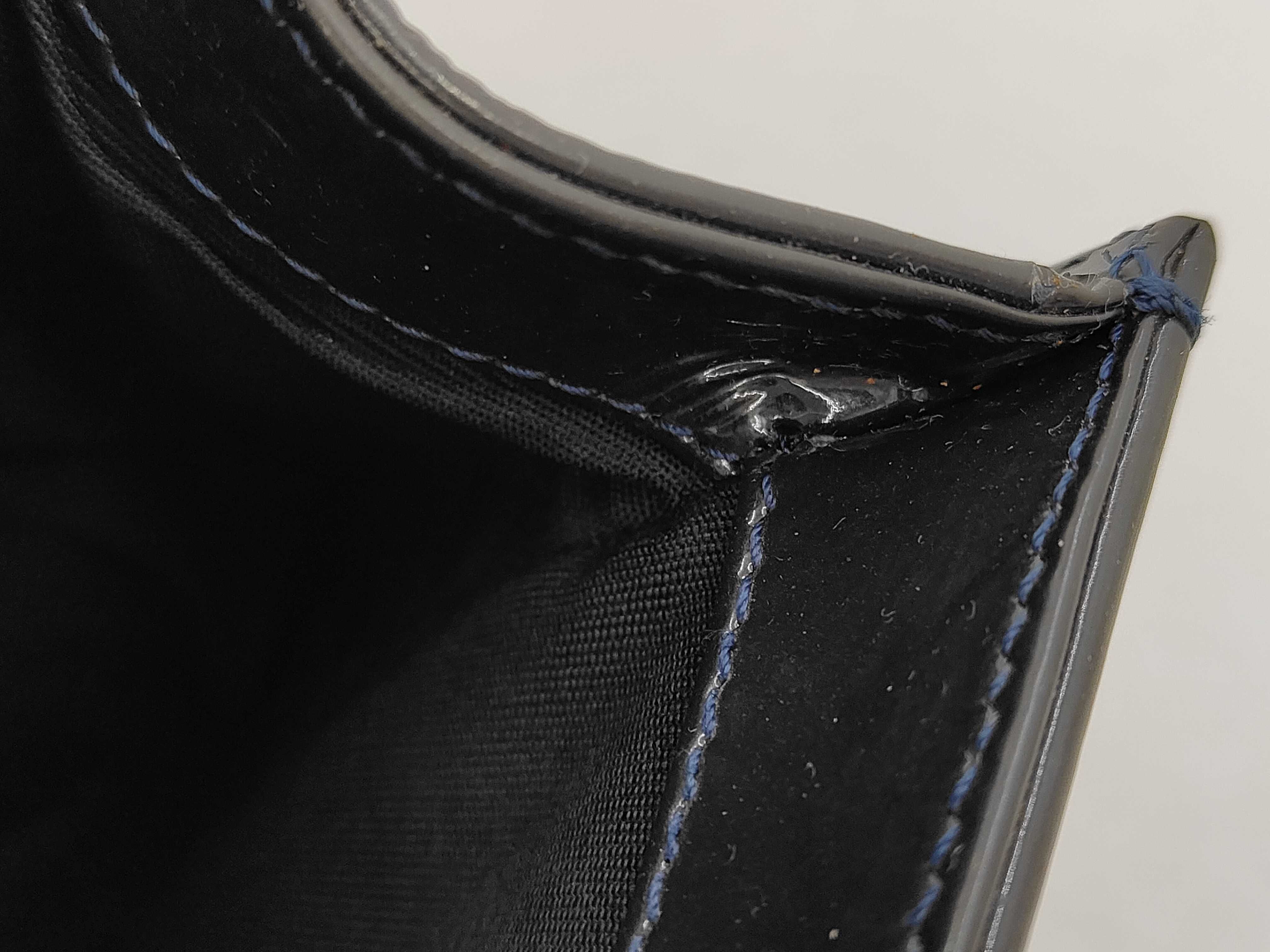 Boy Chanel Chain Shoulder Bag — view 11