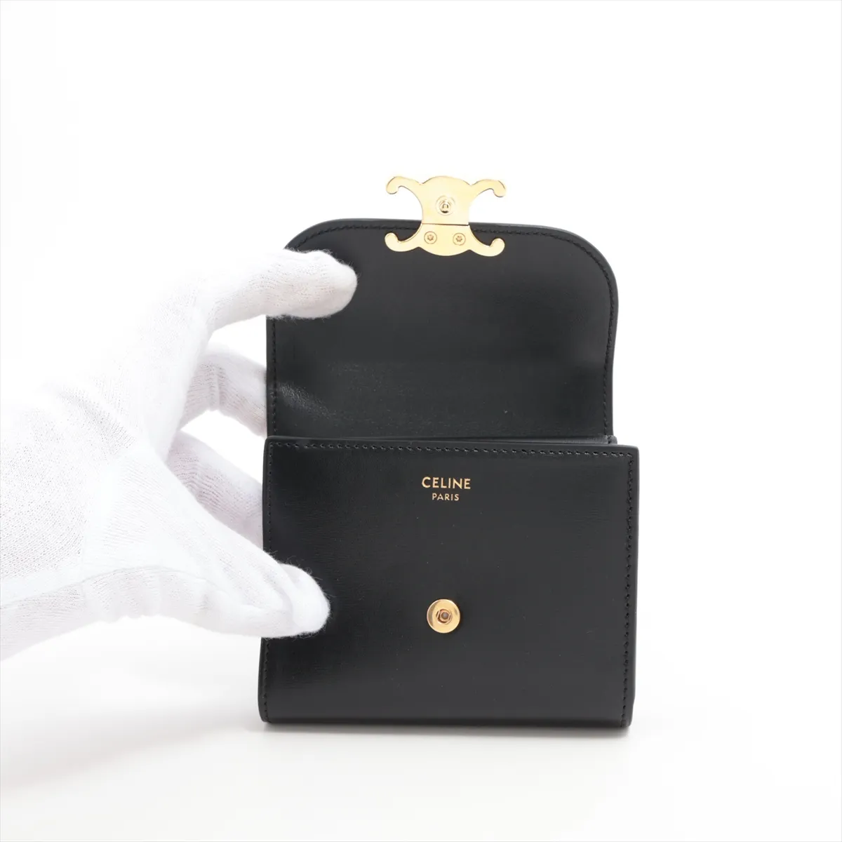 Triomphe Small Flap Wallet Leather Compact Wallet Black — view 3