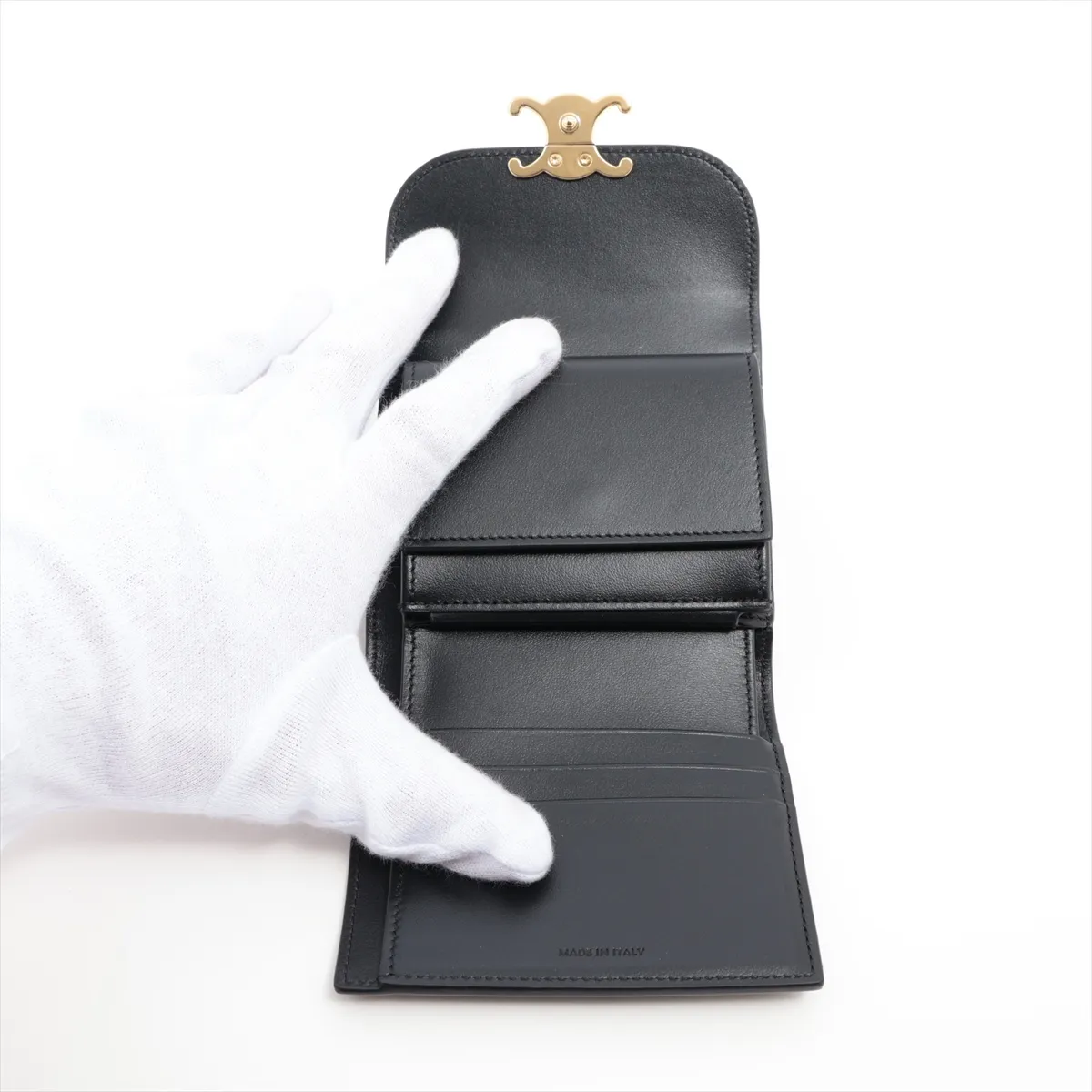 Triomphe Small Flap Wallet Leather Compact Wallet Black — view 4