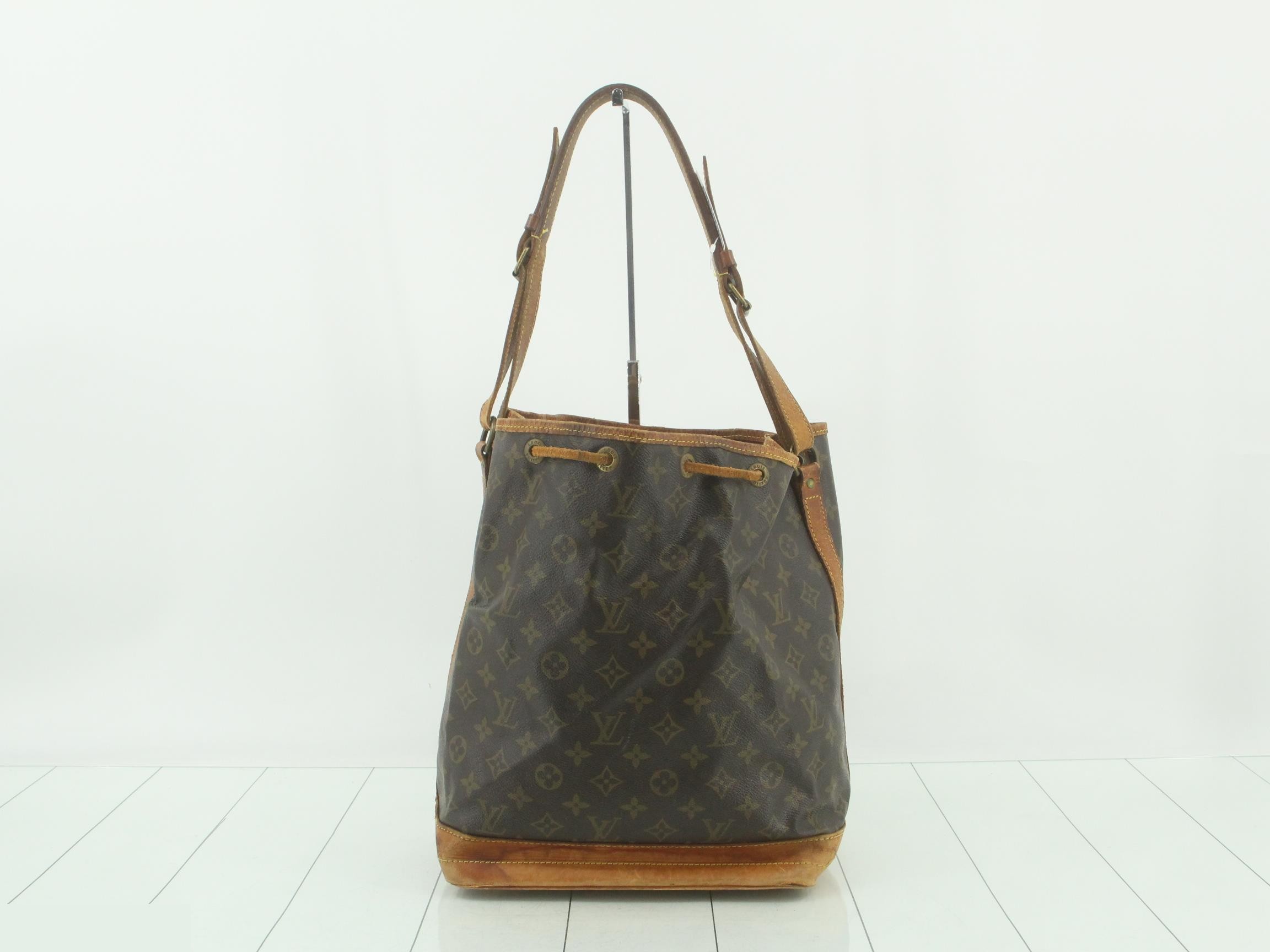 Monogram Tote Bag Noé — view 2