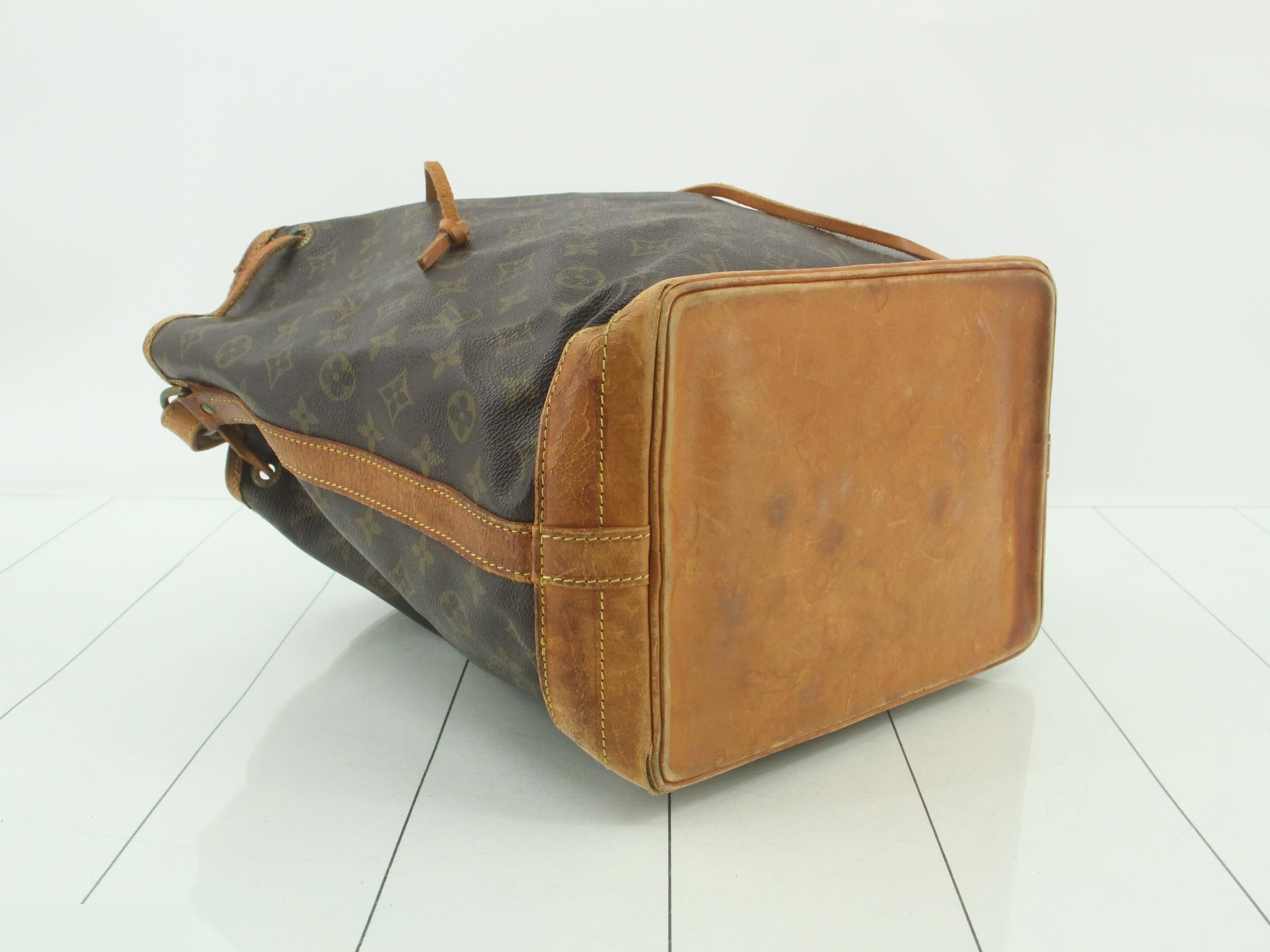 Monogram Tote Bag Noé — view 5
