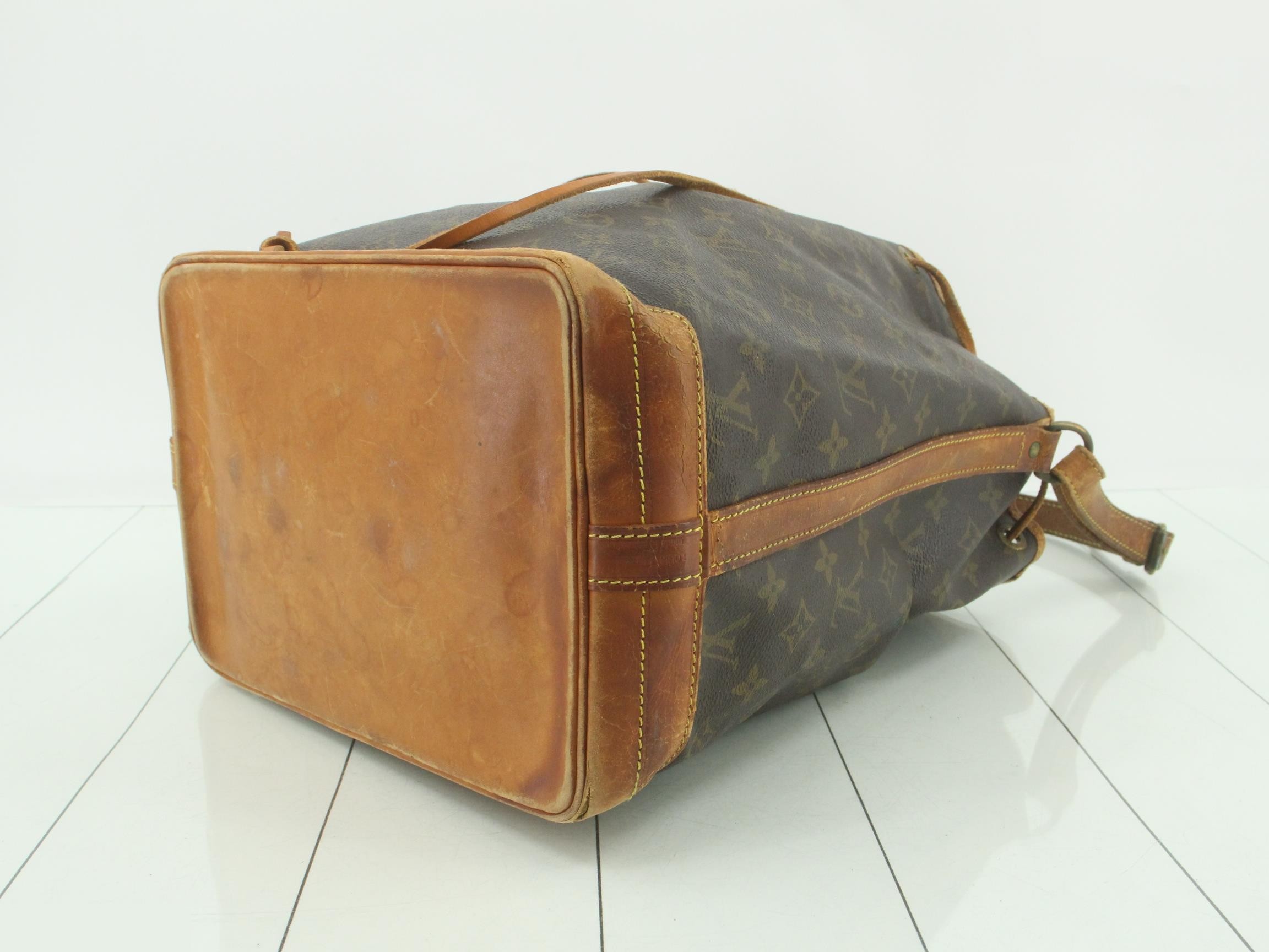 Monogram Tote Bag Noé — view 6