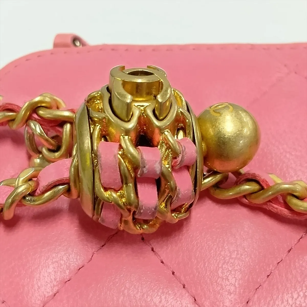 Matelassé Lambskin Chain Shoulder Bag Vanity Case Pink Gold Hardware 32038151 Serial Number 32 — view 12