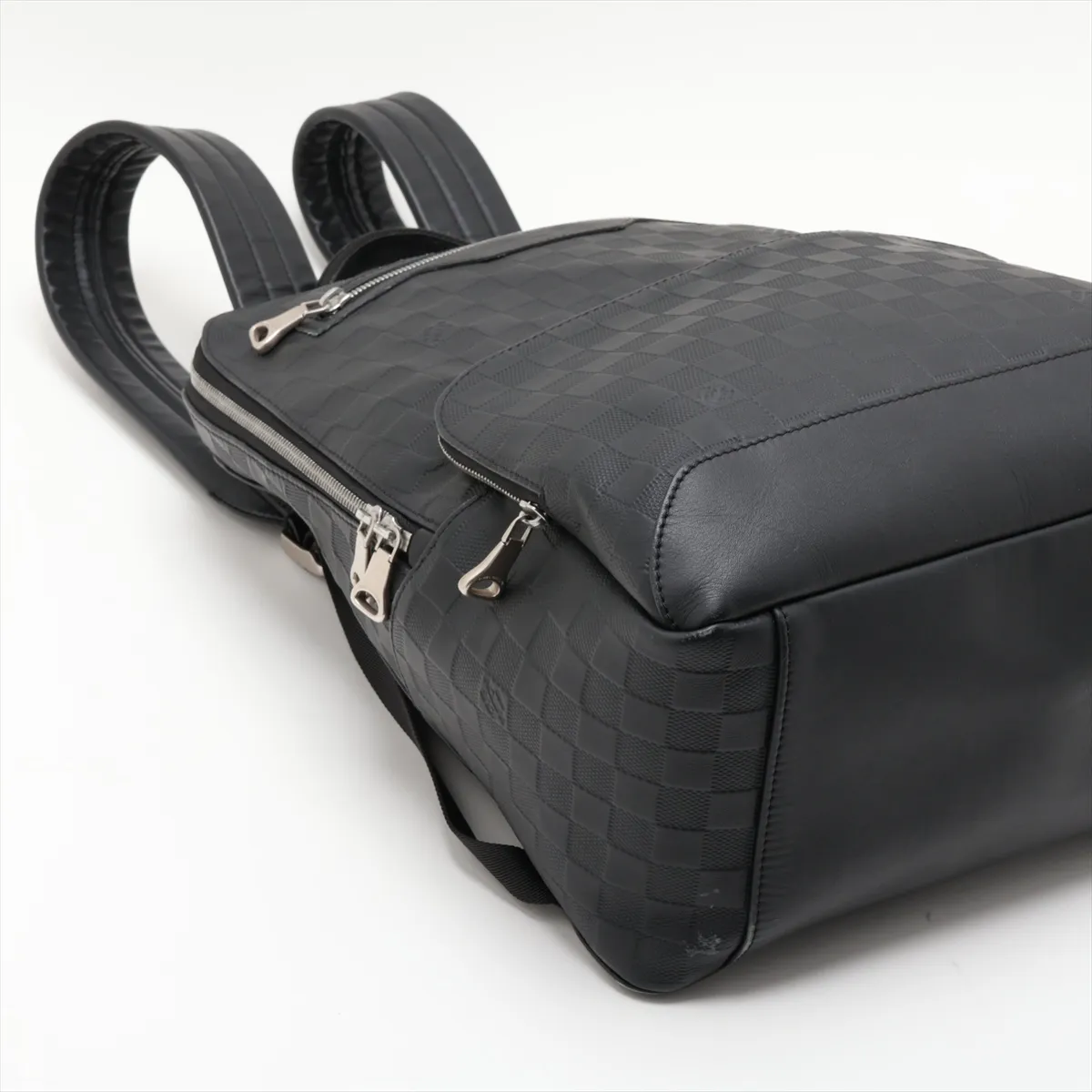 Damier Infini Avenue Backpack N41043 CA0197 Black — view 4