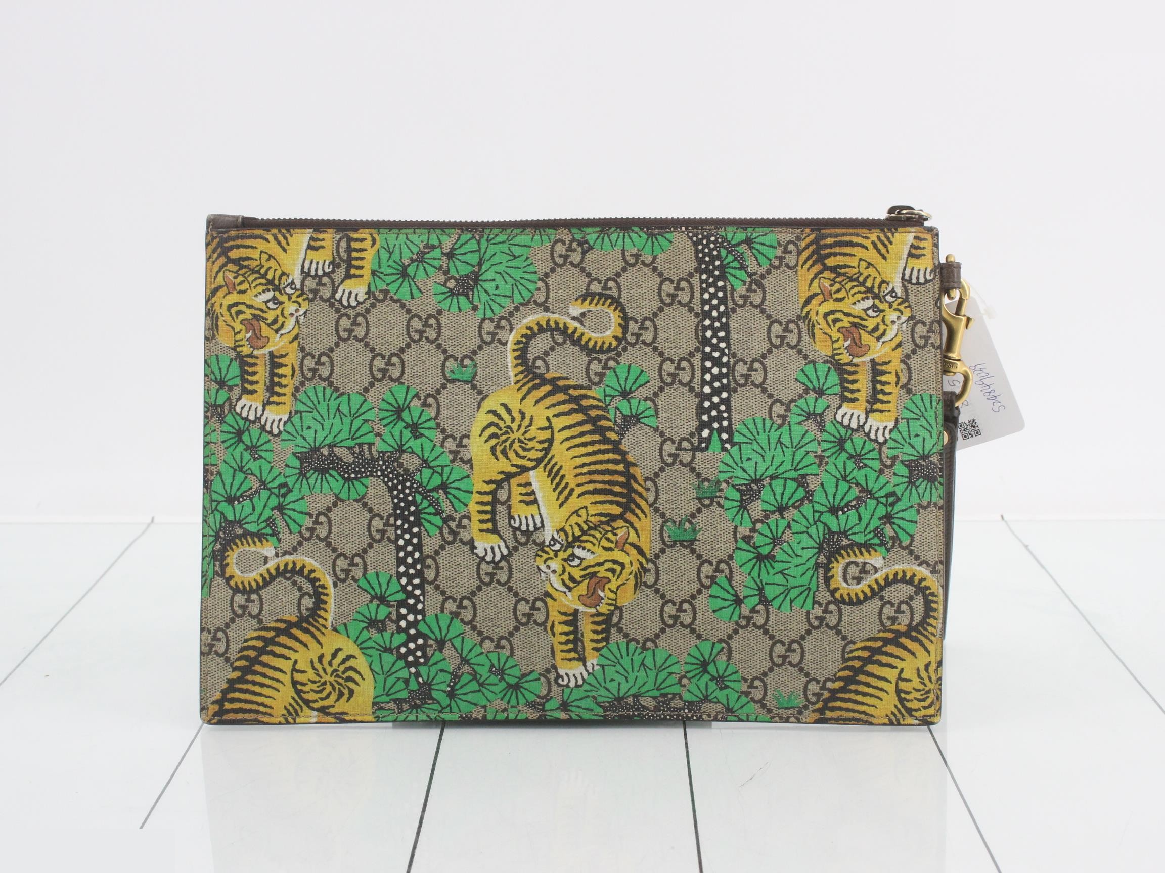 GG Supreme Tiger Motif Clutch Bag — view 2