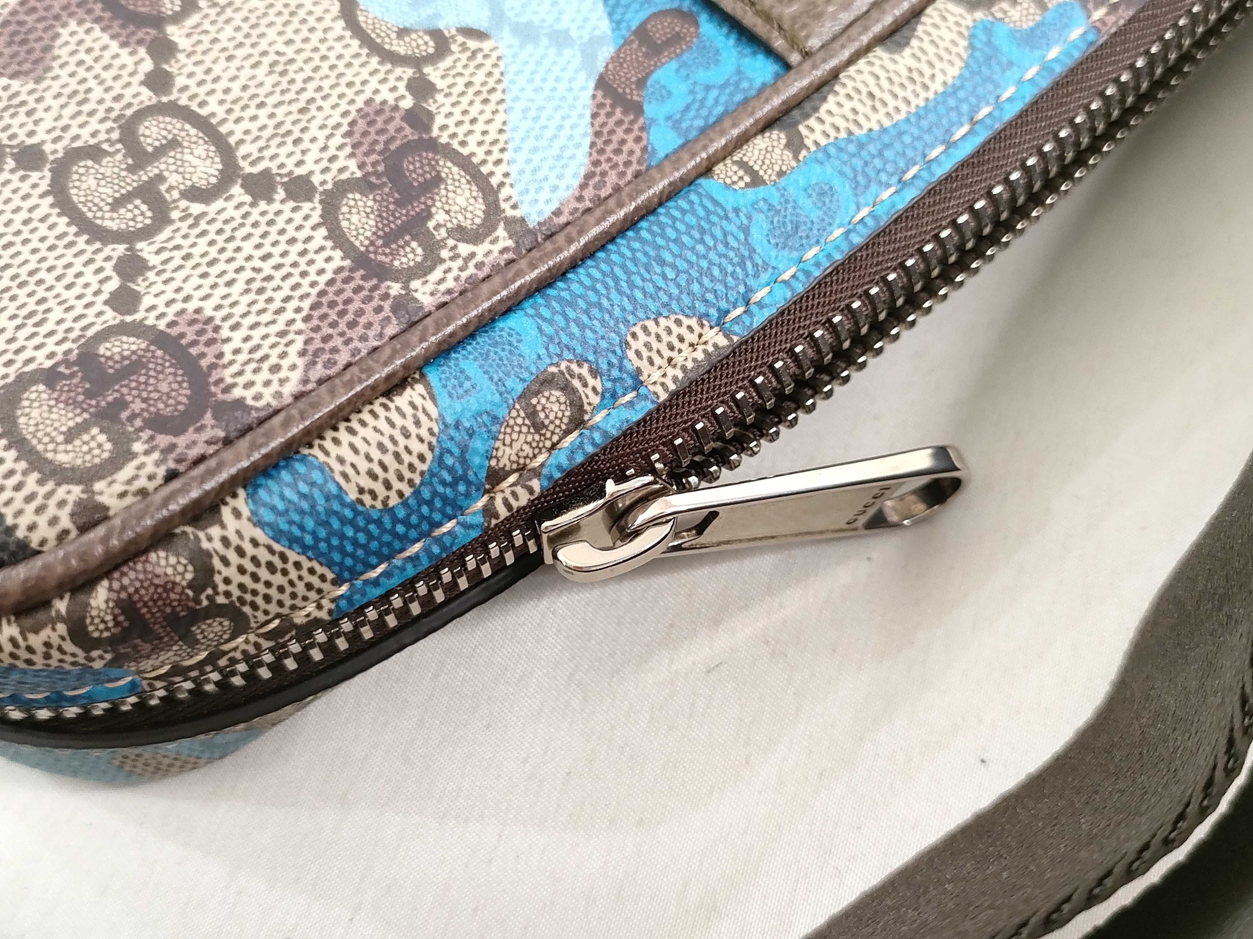 GG Supreme Unused GG Supreme Camouflage Shoulder Bag — view 14