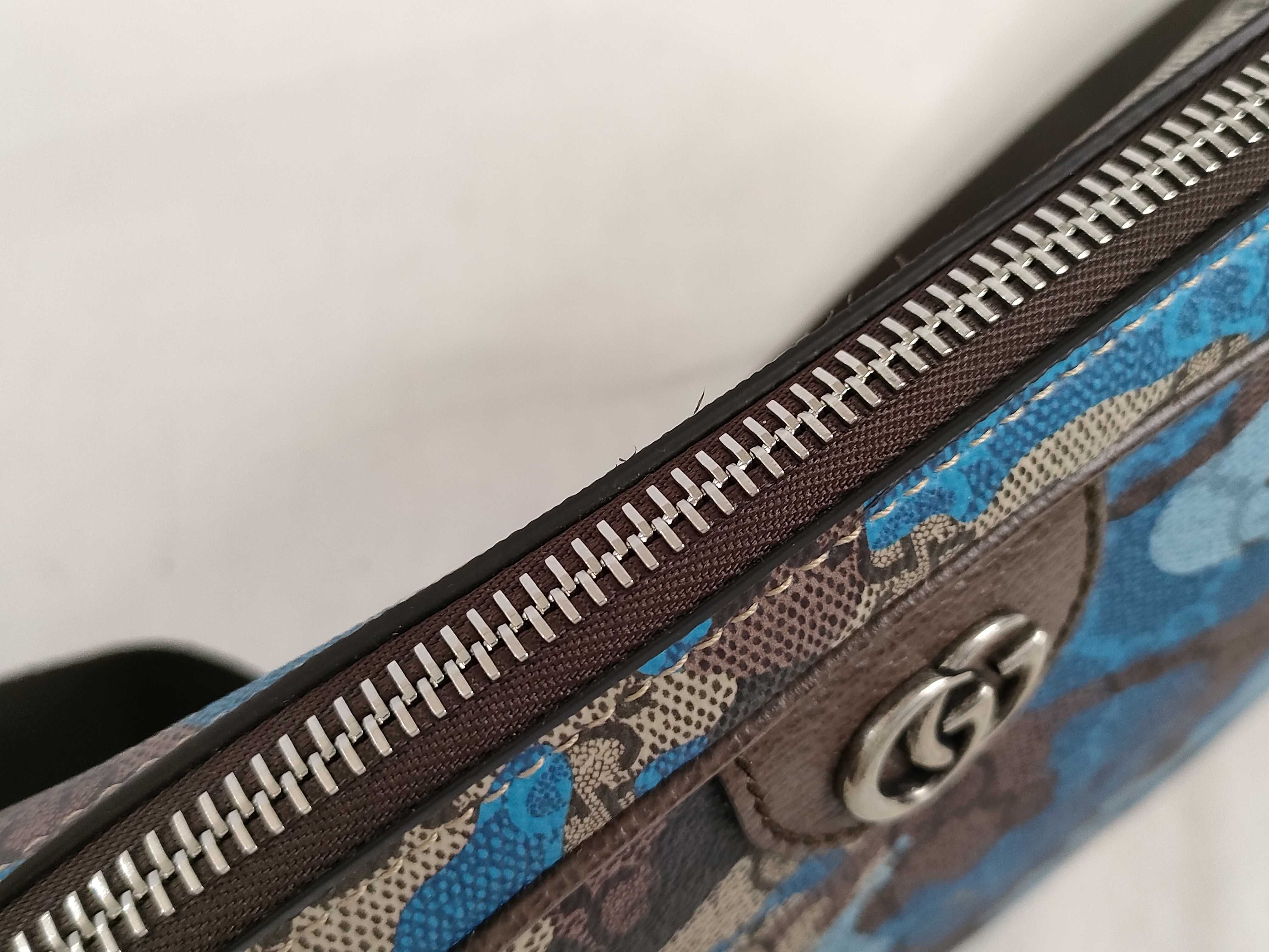 GG Supreme Unused GG Supreme Camouflage Shoulder Bag — view 9