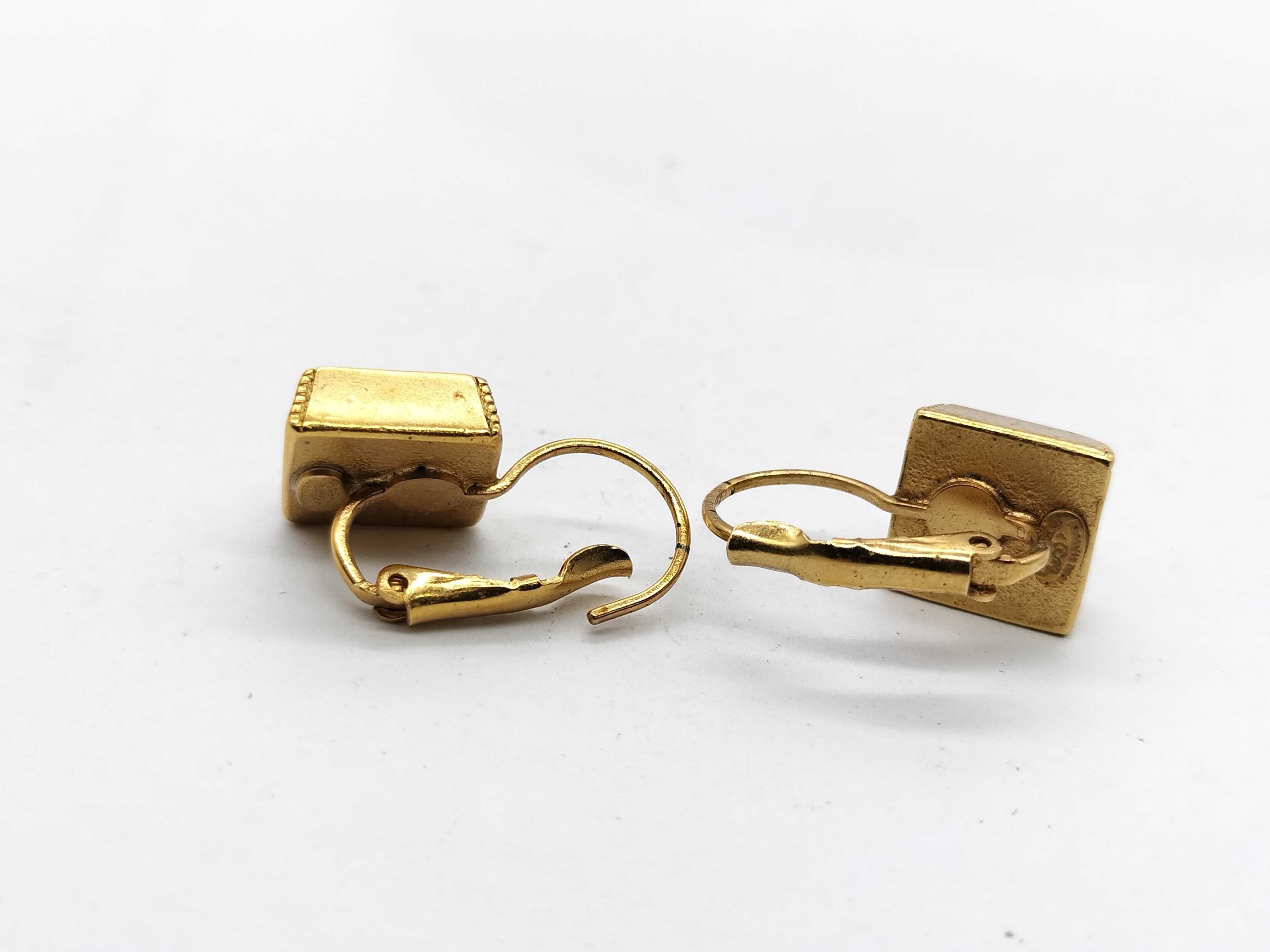 03 P Gold Square Earrings — view 3
