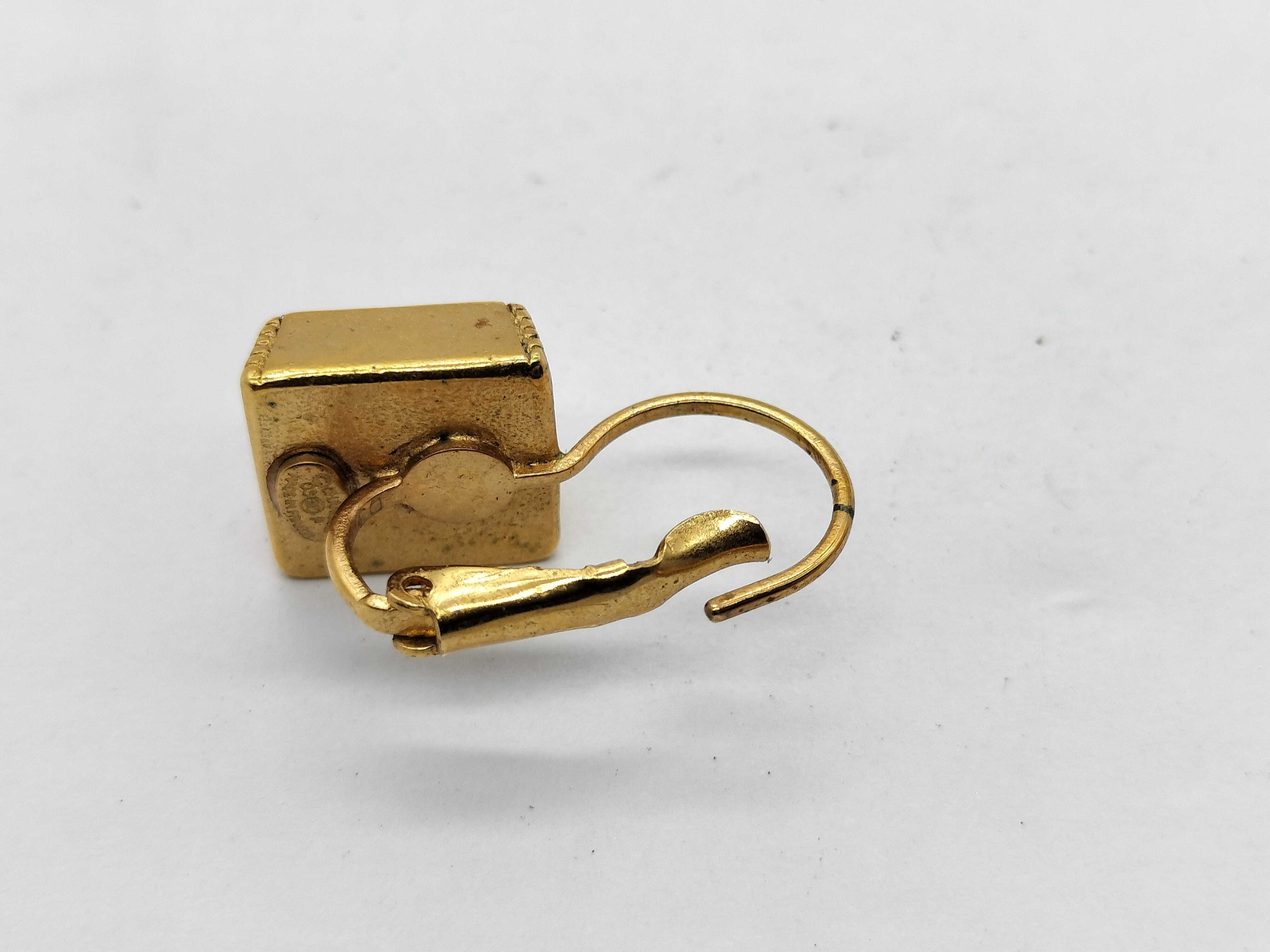 03 P Gold Square Earrings — view 5