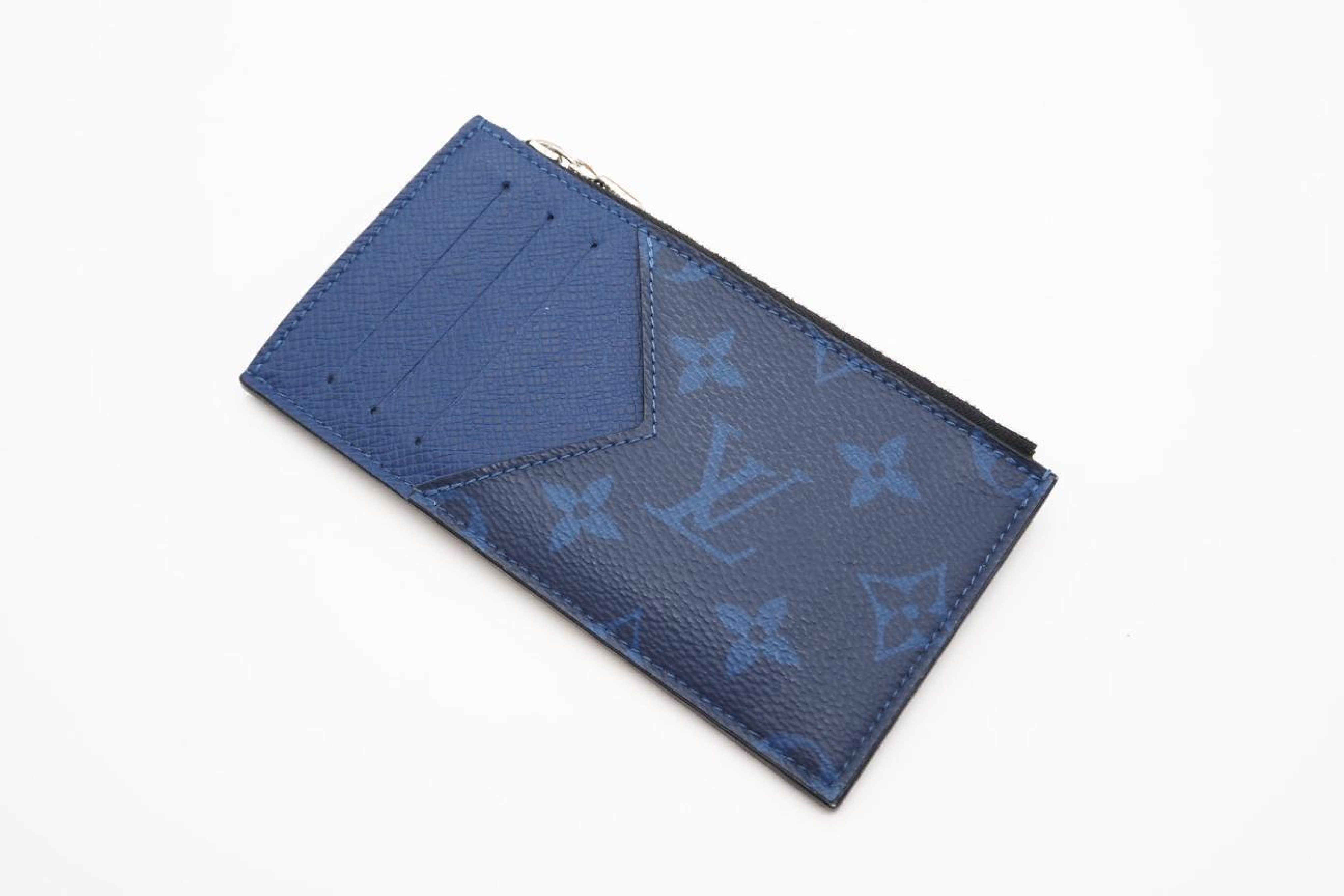 M30270 Taigarama Coin Card Holder, Cobalt Blue, Coin Case, with Dust Bag and Box. — view 2