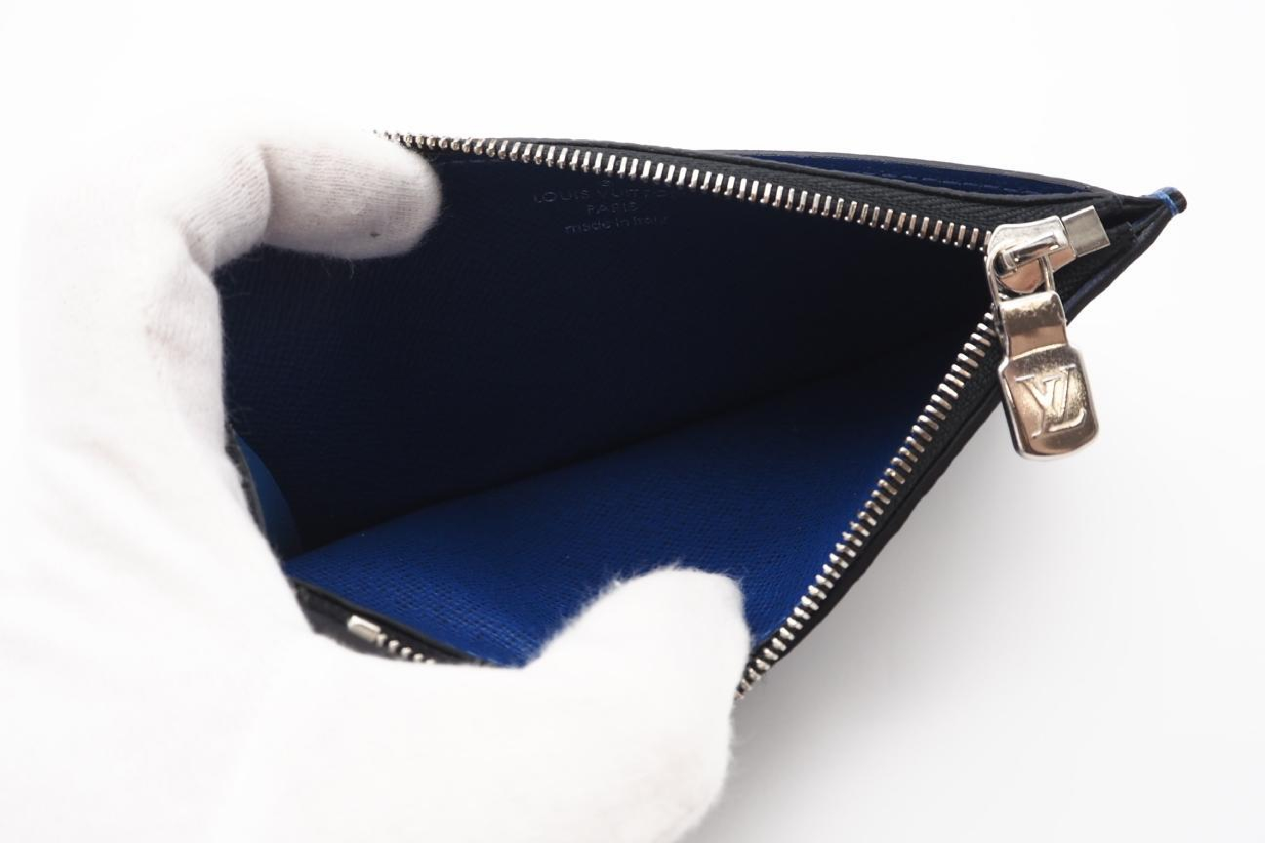 M30270 Taigarama Coin Card Holder, Cobalt Blue, Coin Case, with Dust Bag and Box. — view 8