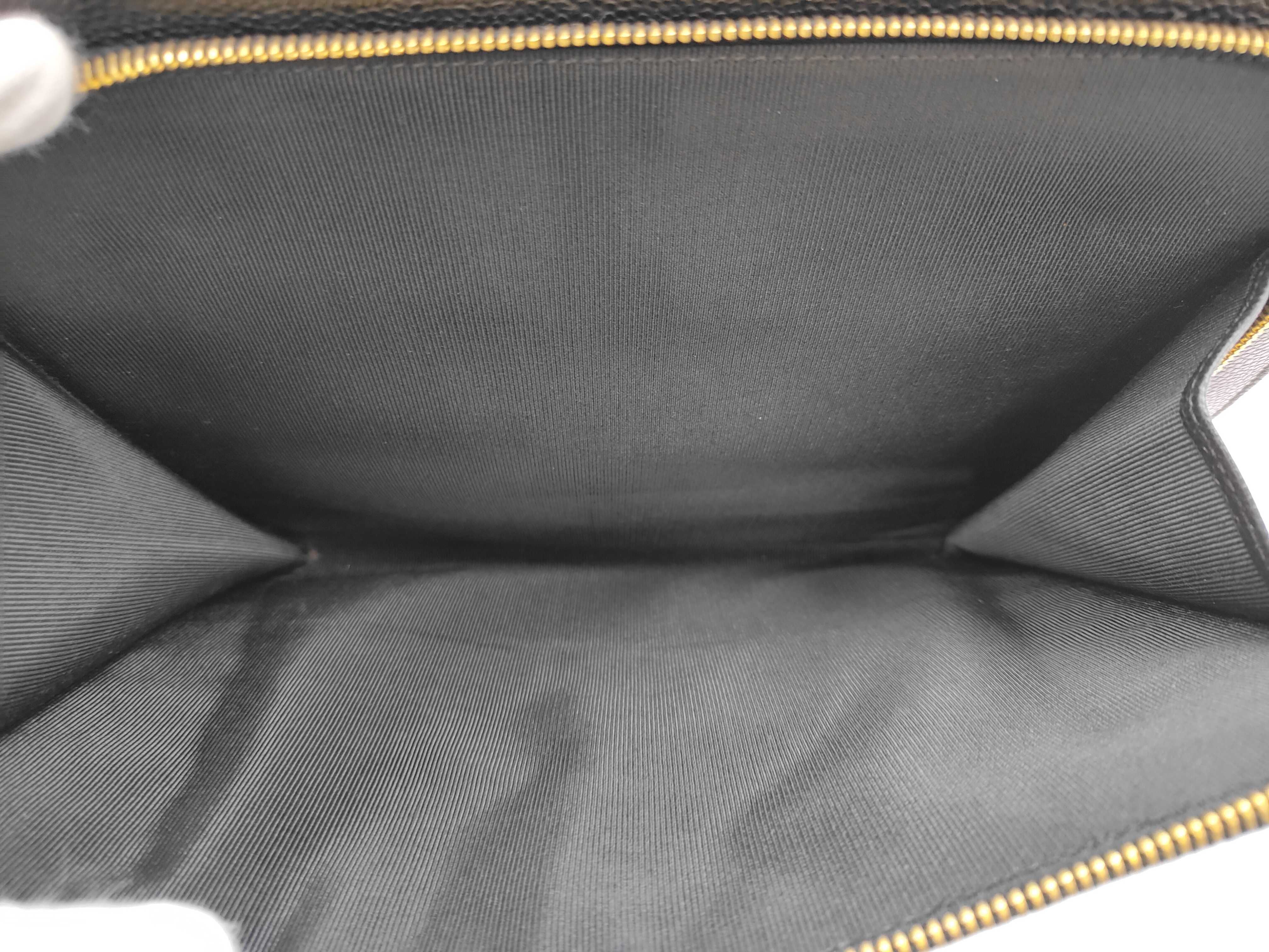 Caviar Skin Coco Mark Tote Bag — view 14