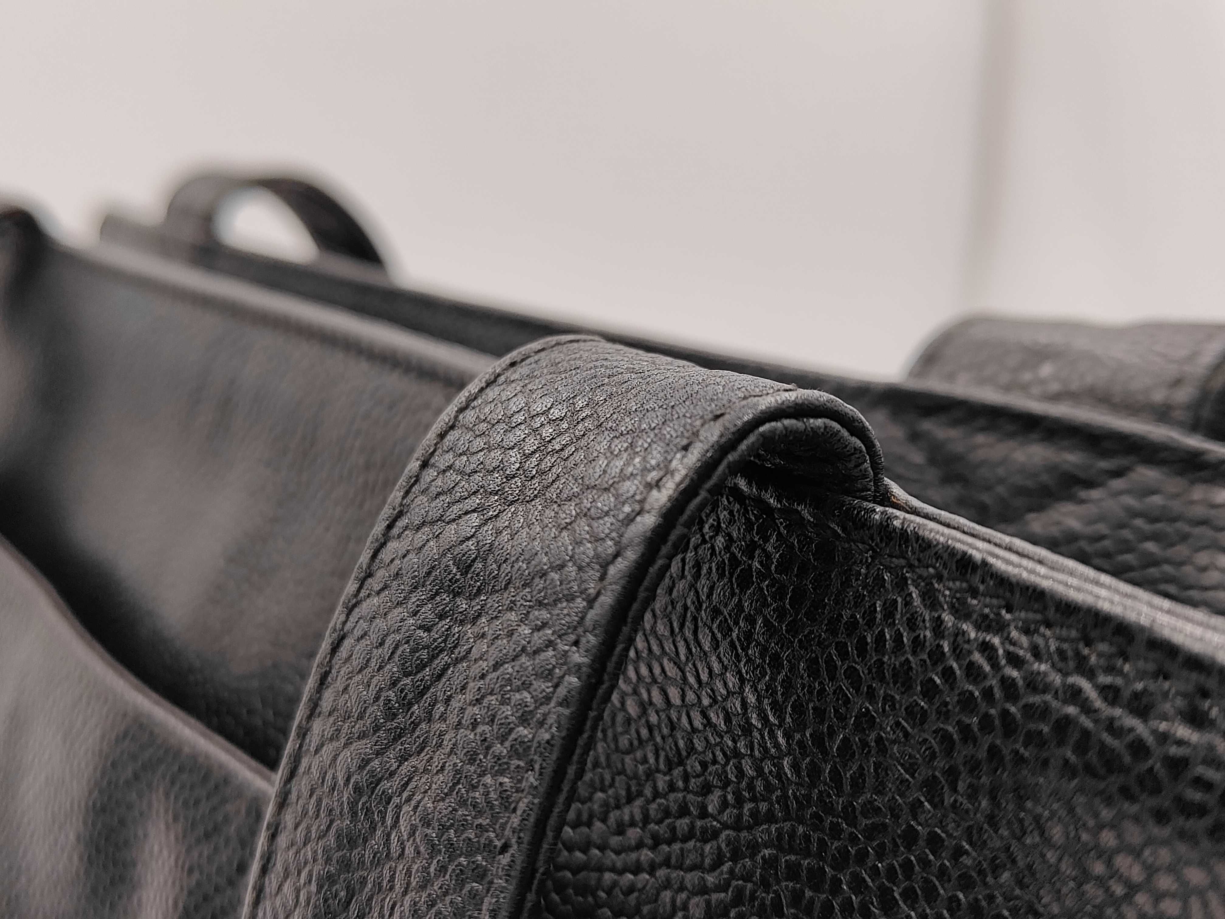 Caviar Skin Coco Mark Tote Bag — view 5
