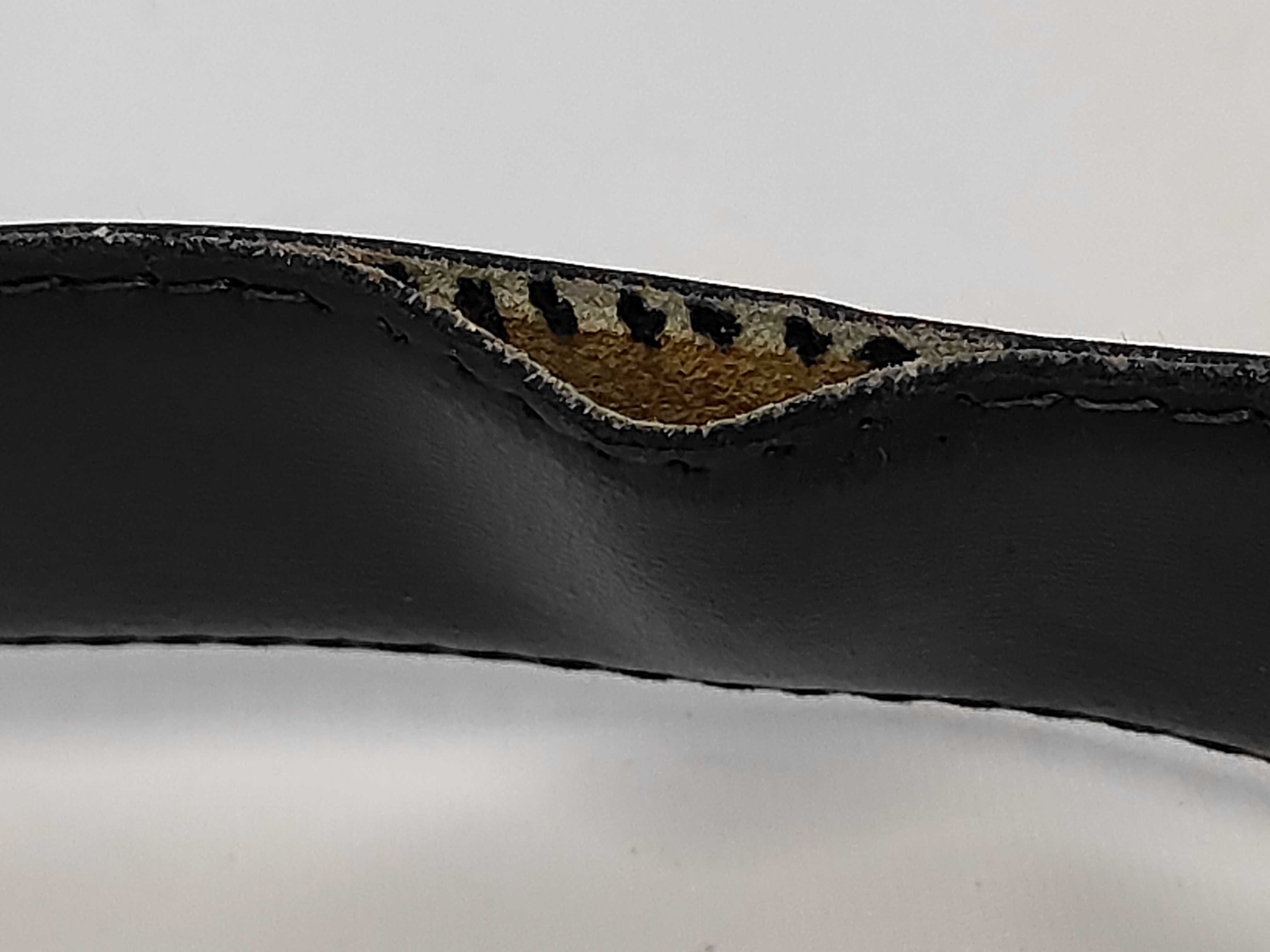 belt with carriage buckle — view 6
