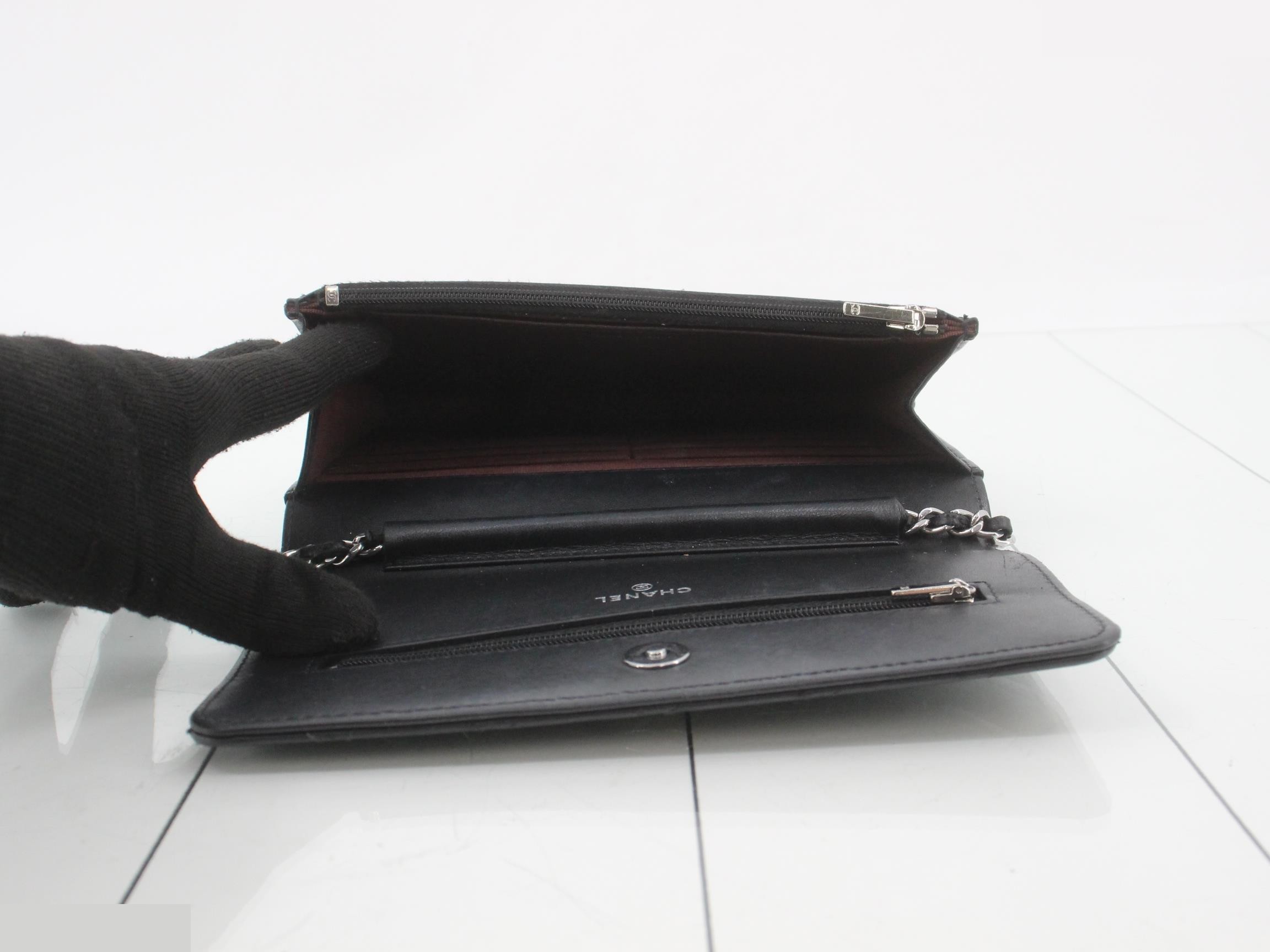 Chain wallet with IC plate — view 4