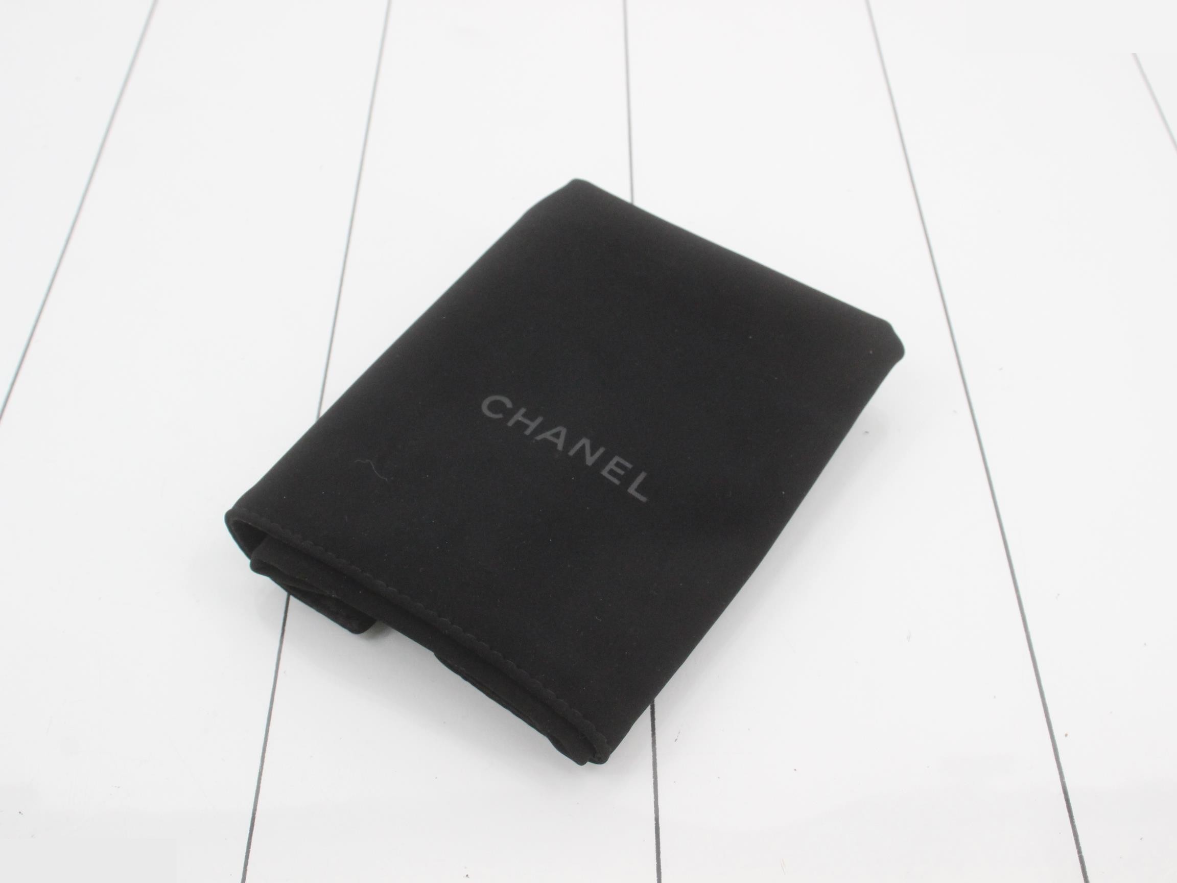 Chain wallet with IC plate — view 5