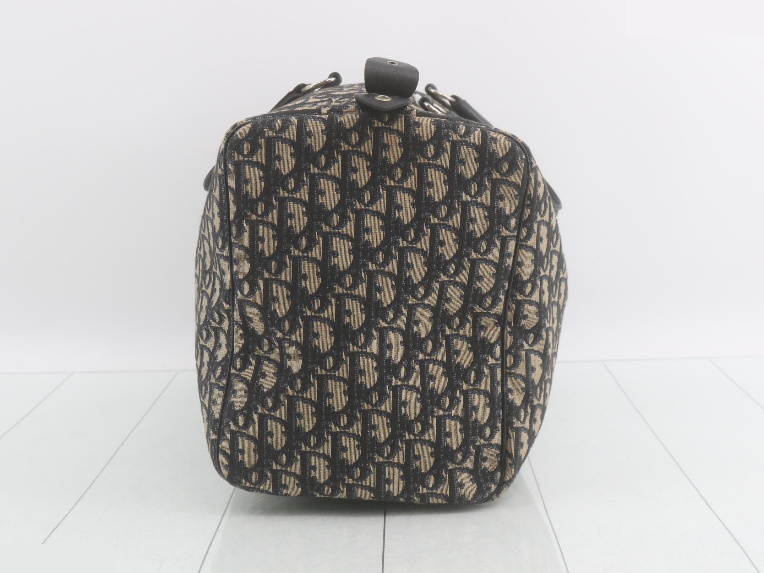 Trotter duffel bag, navy, silver hardware, 41 x 23 x 18 cm — view 4