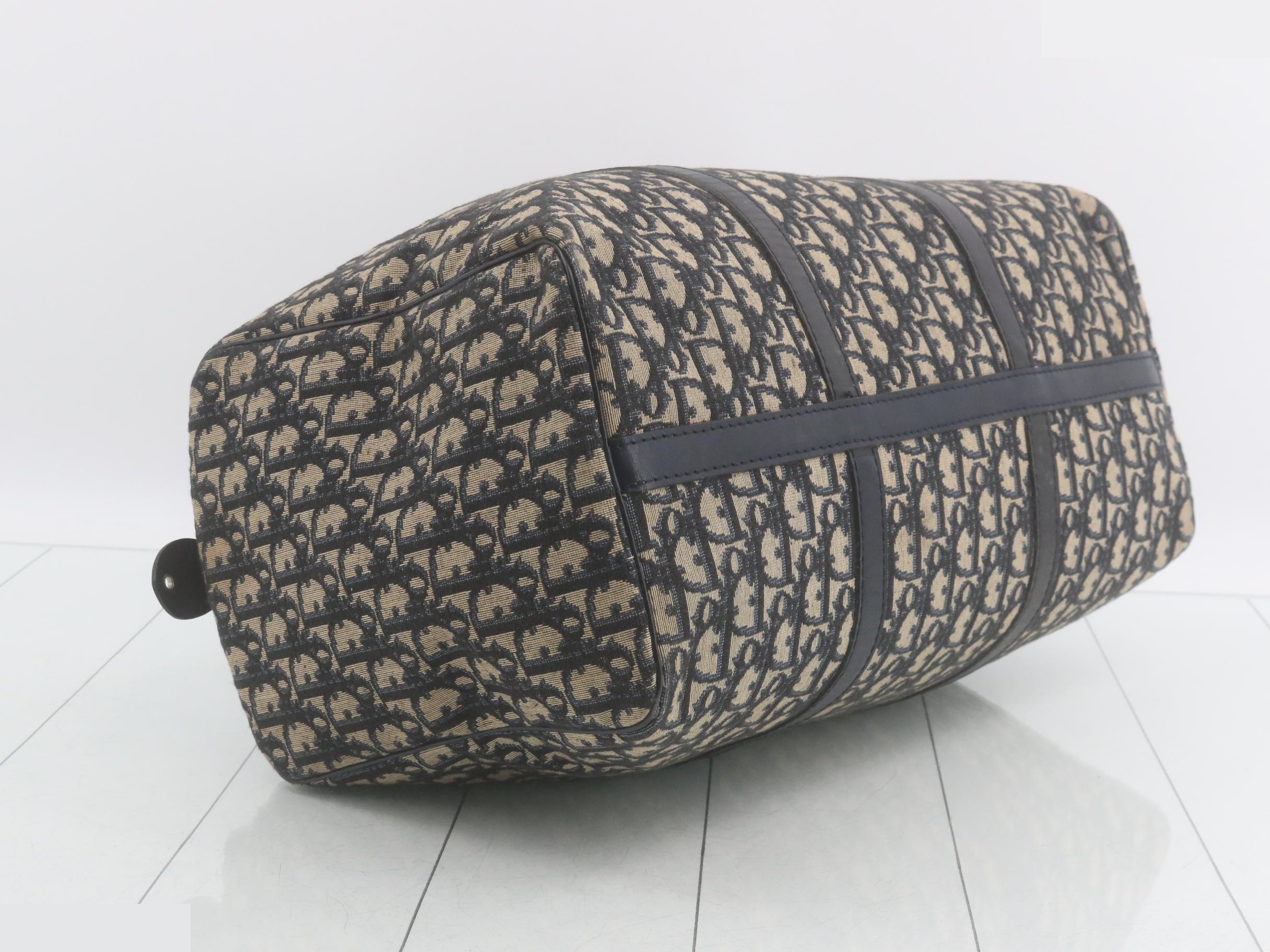 Trotter duffel bag, navy, silver hardware, 41 x 23 x 18 cm — view 5