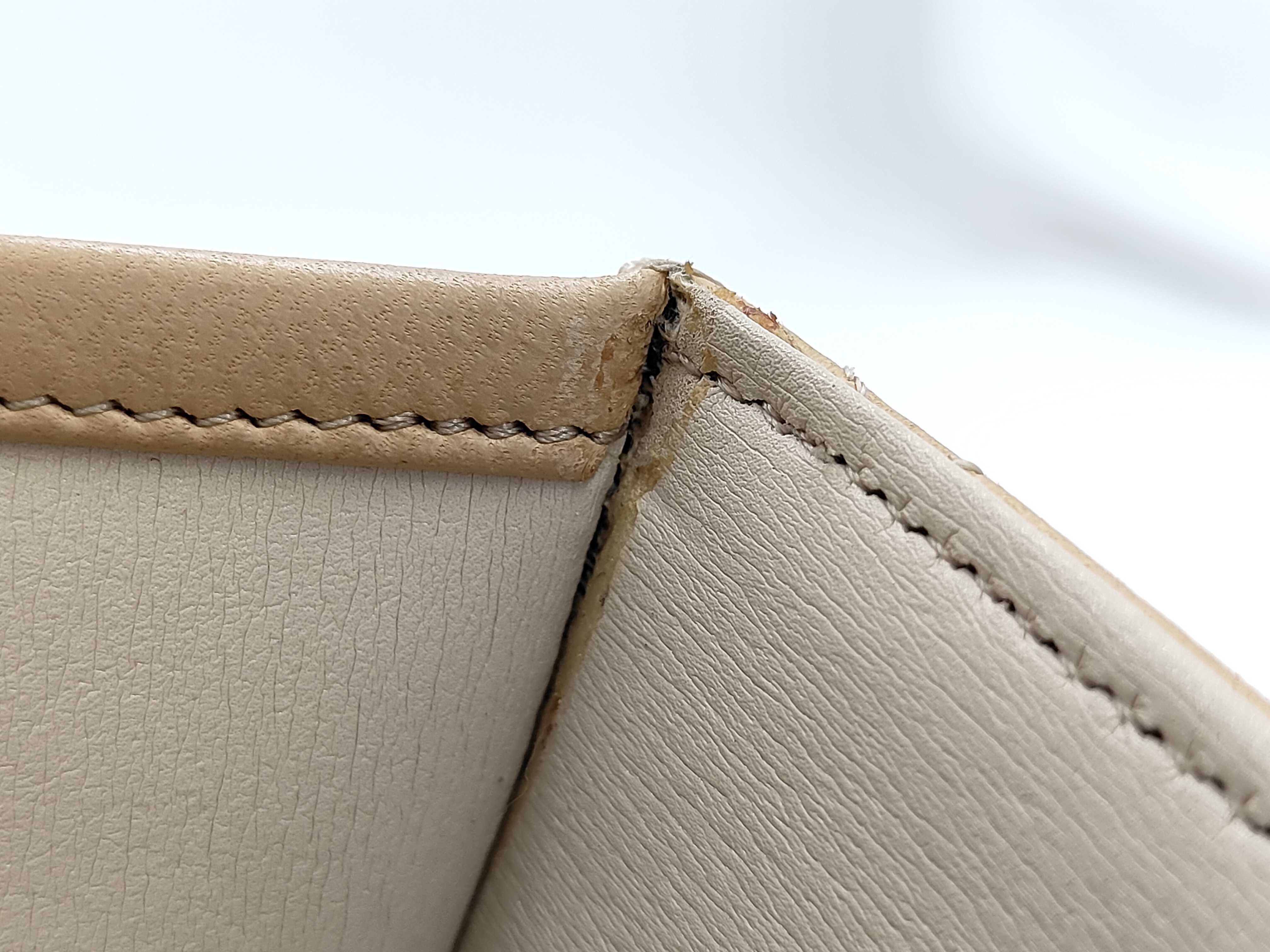 Matelassé Push-Lock Beige Shoulder Bag — view 12