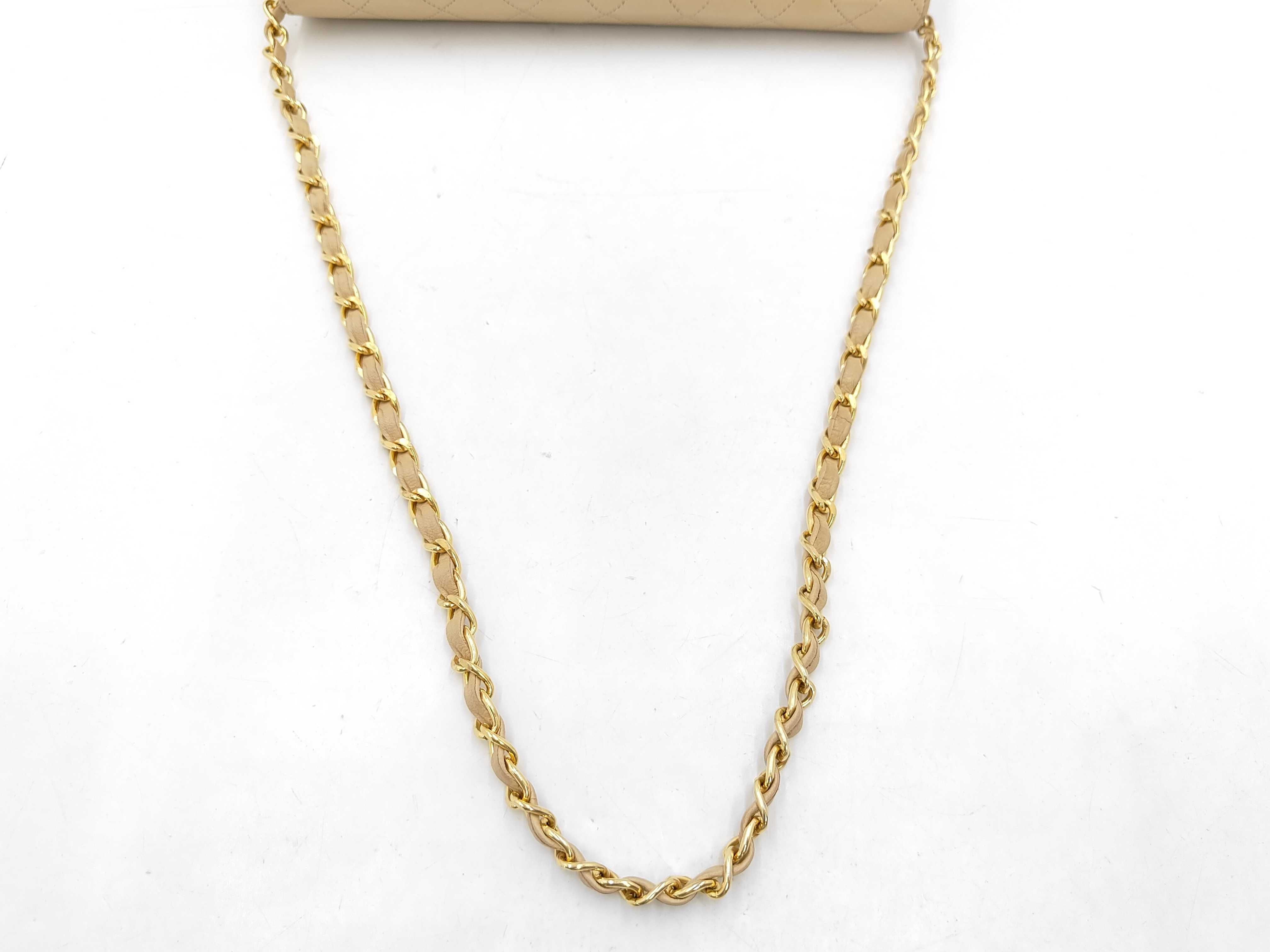 Matelassé Push-Lock Beige Shoulder Bag — view 3