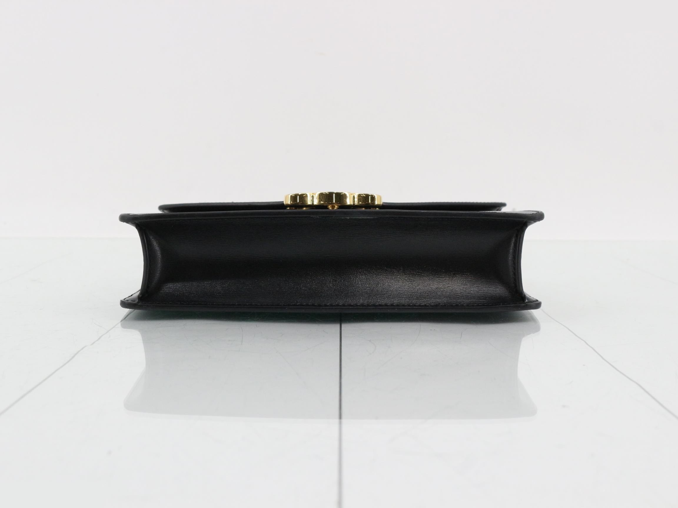 Triomphe Chain Wallet Margo Leather Chain Shoulder Bag Black — view 3