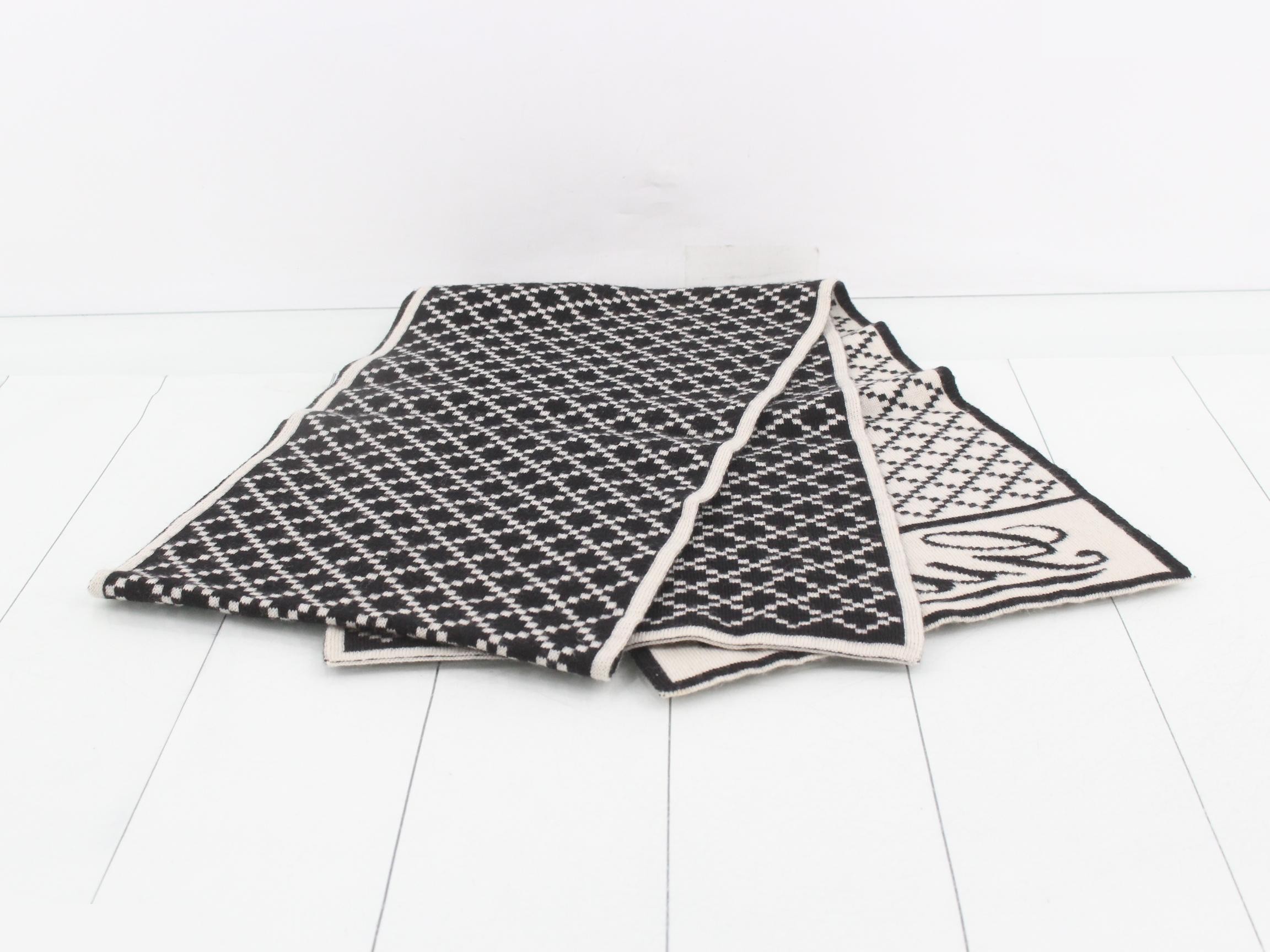 muffler — view 3