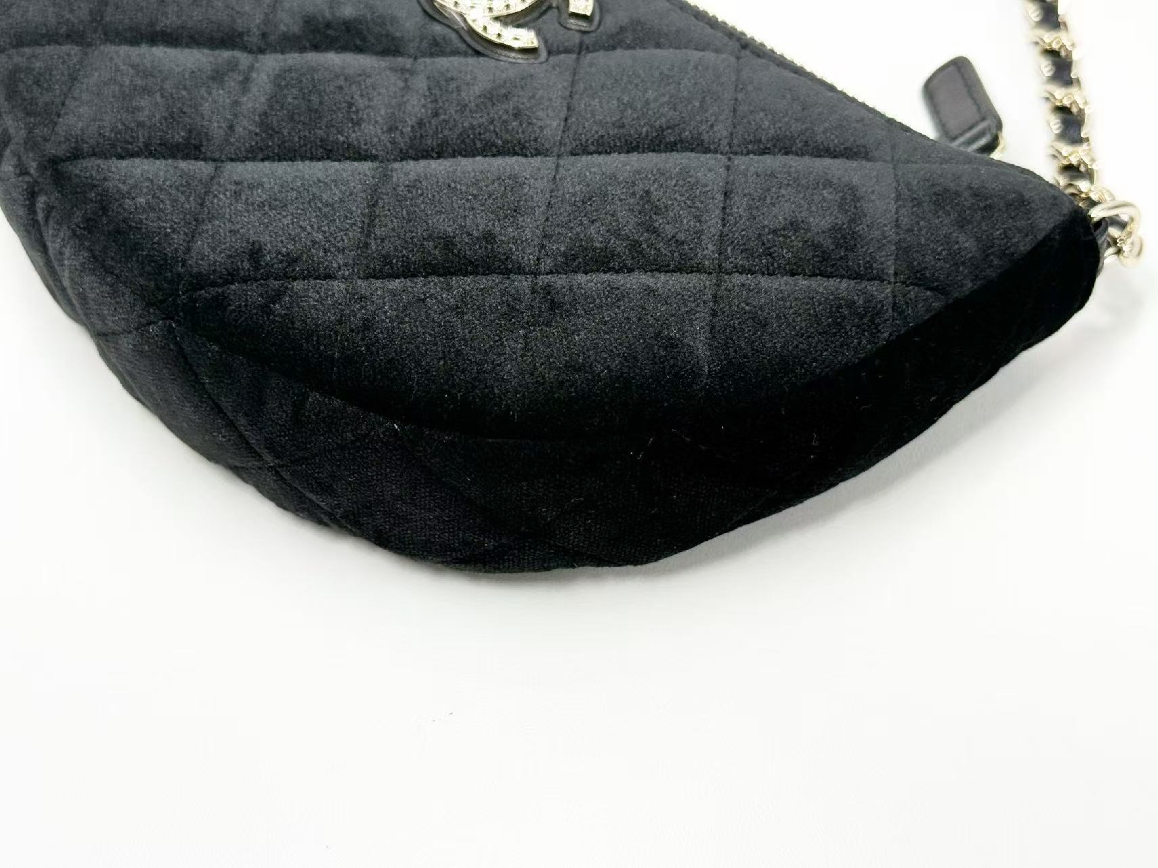 Stored Item, Black Matelassé Velour Hobo Bag, VIP G, W17/H11/D3cm (approx.), with dust bag and serial ID, Gold hardware, Shoulder strap, E5PT75AH. — view 9