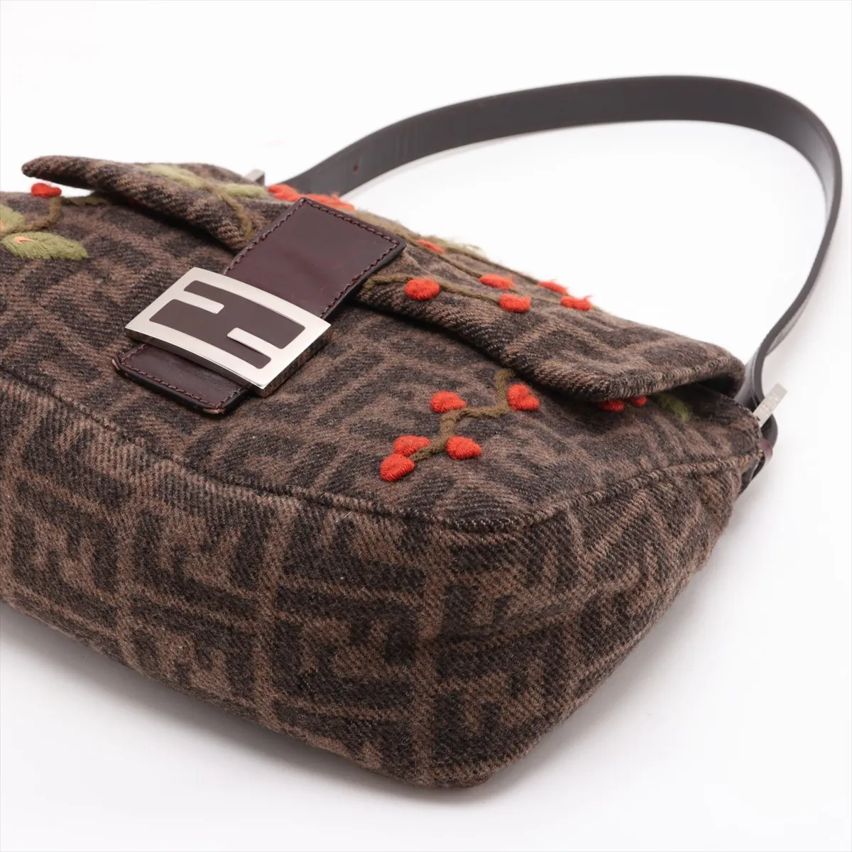 Zucca Mamma Bucket Wool x Leather Shoulder Bag Brown — view 3