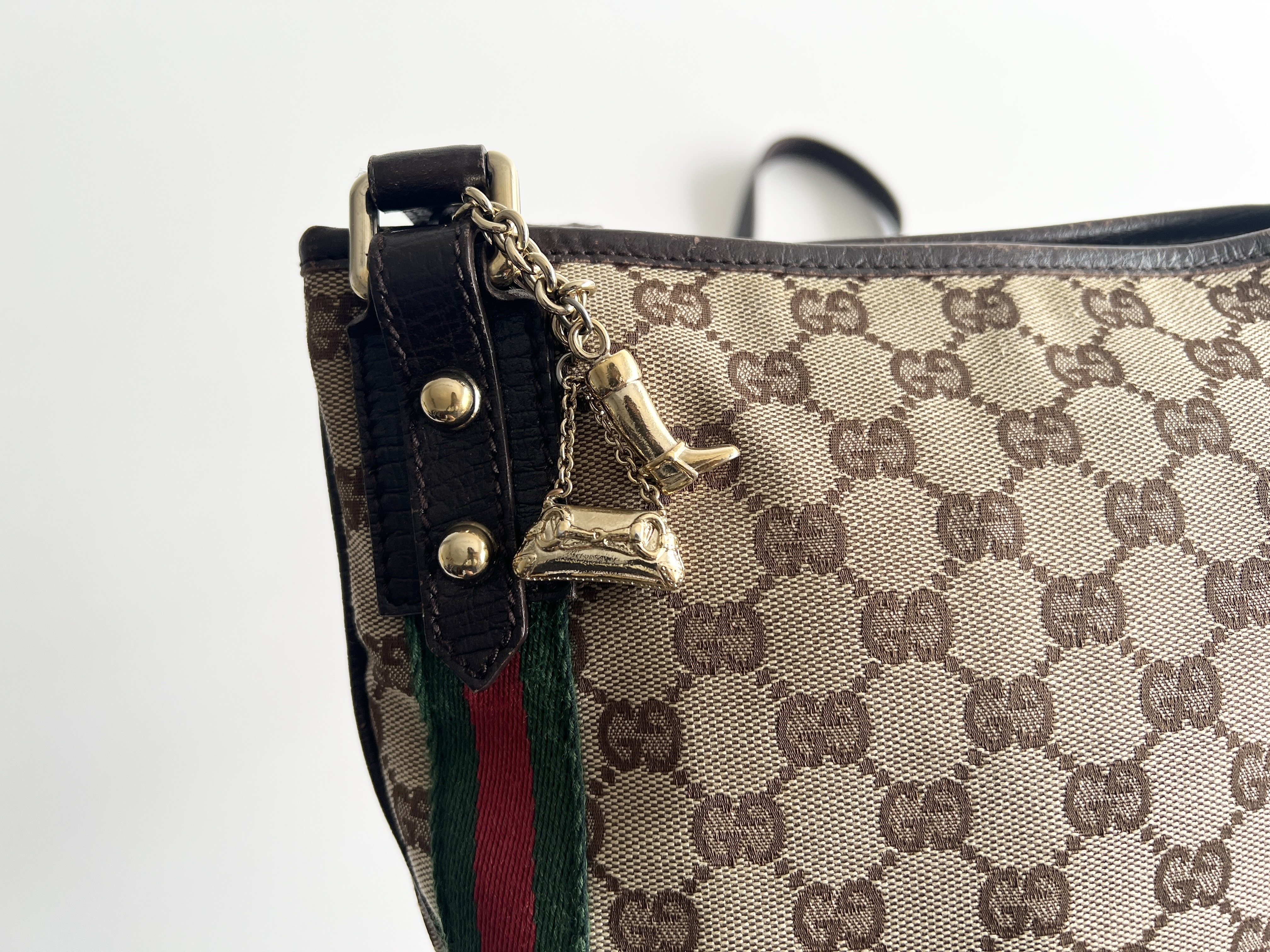 Sherry Line GG Charm Canvas Leather Shoulder Bag Messenger Bag Sacoche Shoulder Bag — view 15
