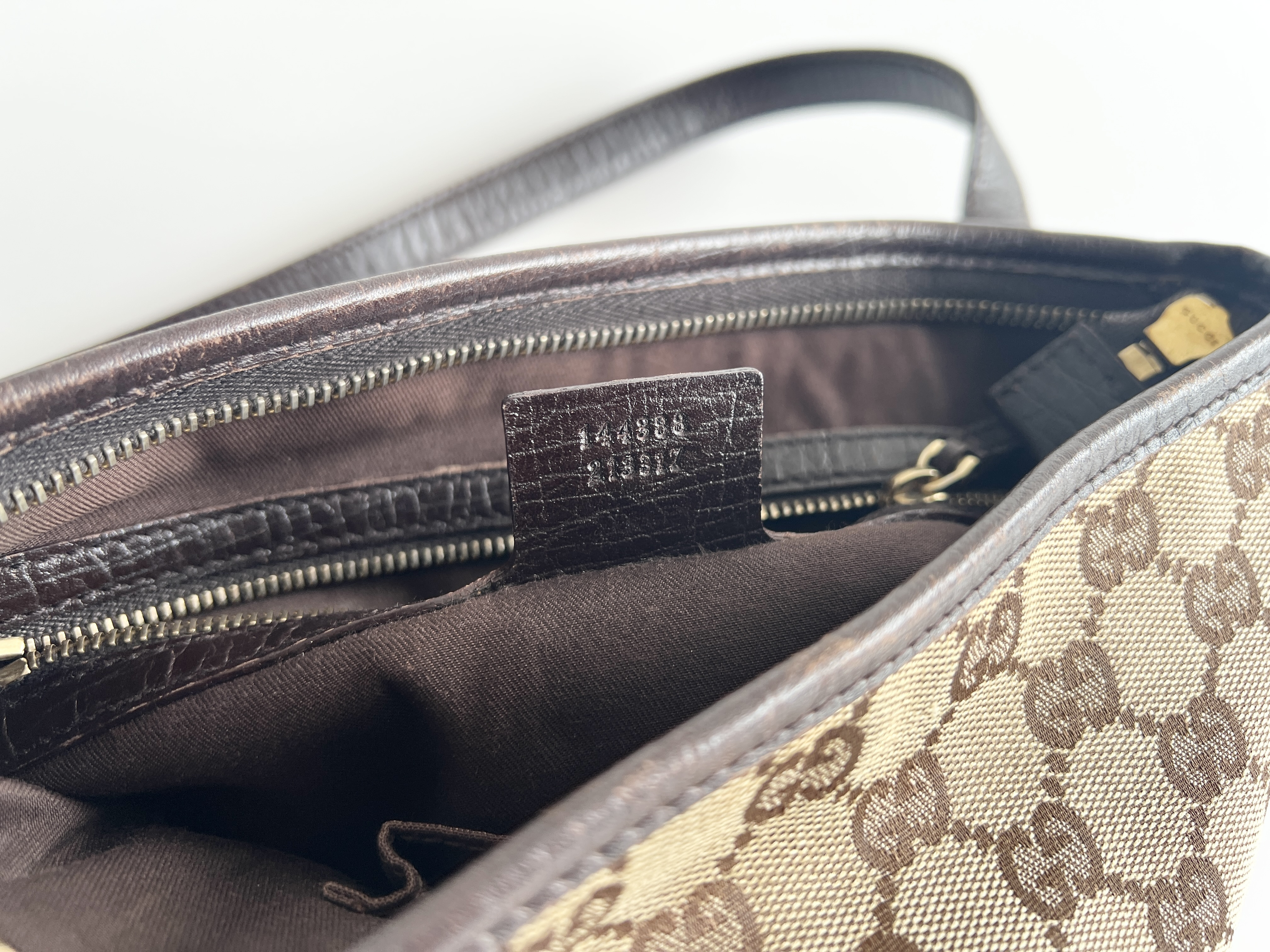 Sherry Line GG Charm Canvas Leather Shoulder Bag Messenger Bag Sacoche Shoulder Bag — view 7