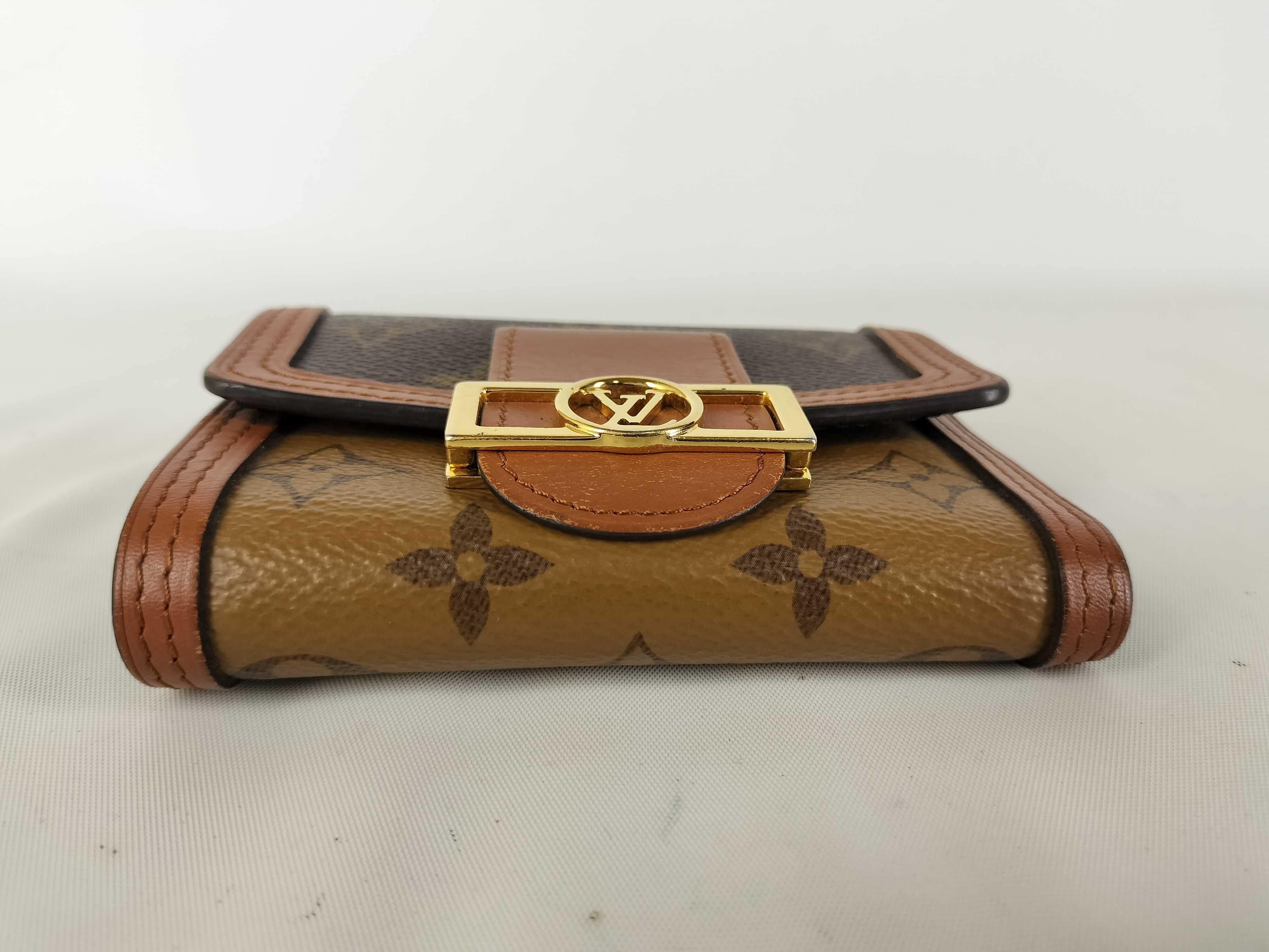 Monogram Reverse Portefeuille Dauphine Compact Wallet — view 4