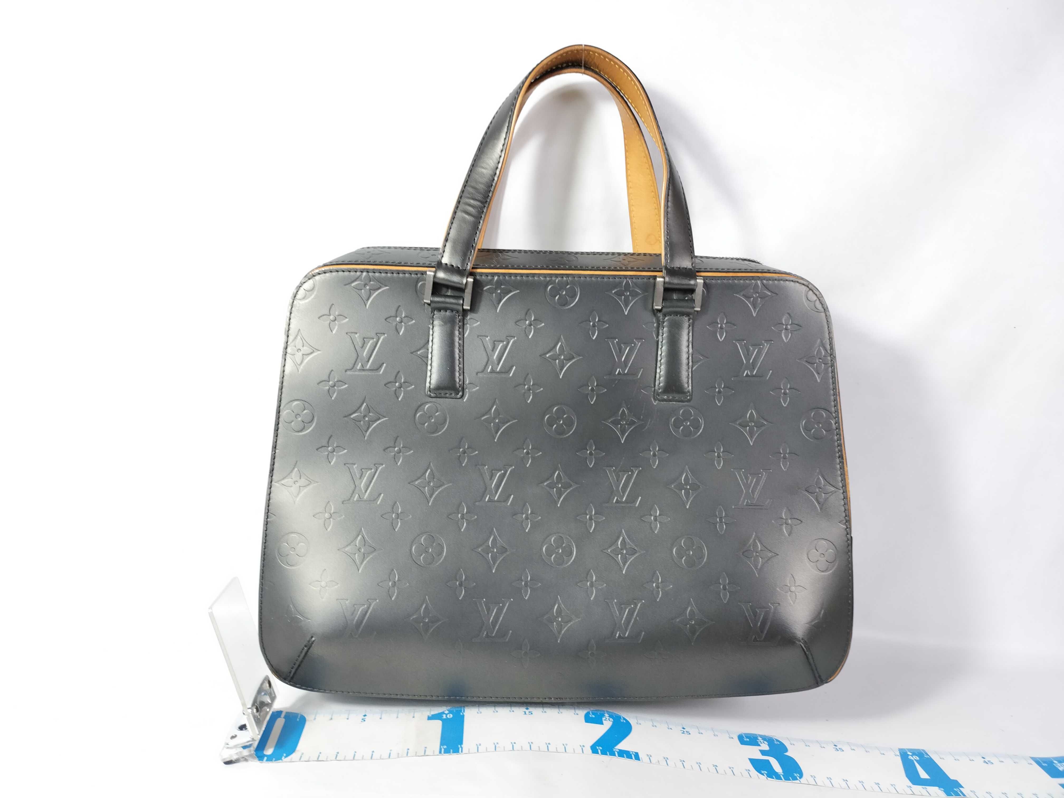 Monogram Matte Louis Vuitton Malden M55132 Matte Handbag — view 2