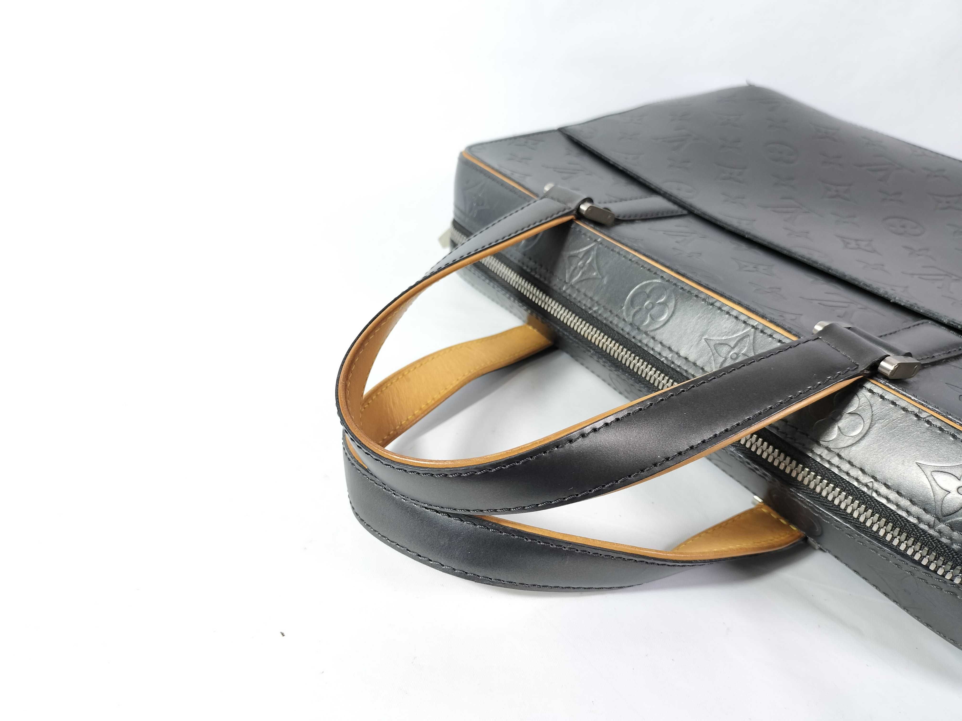 Monogram Matte Louis Vuitton Malden M55132 Matte Handbag — view 3