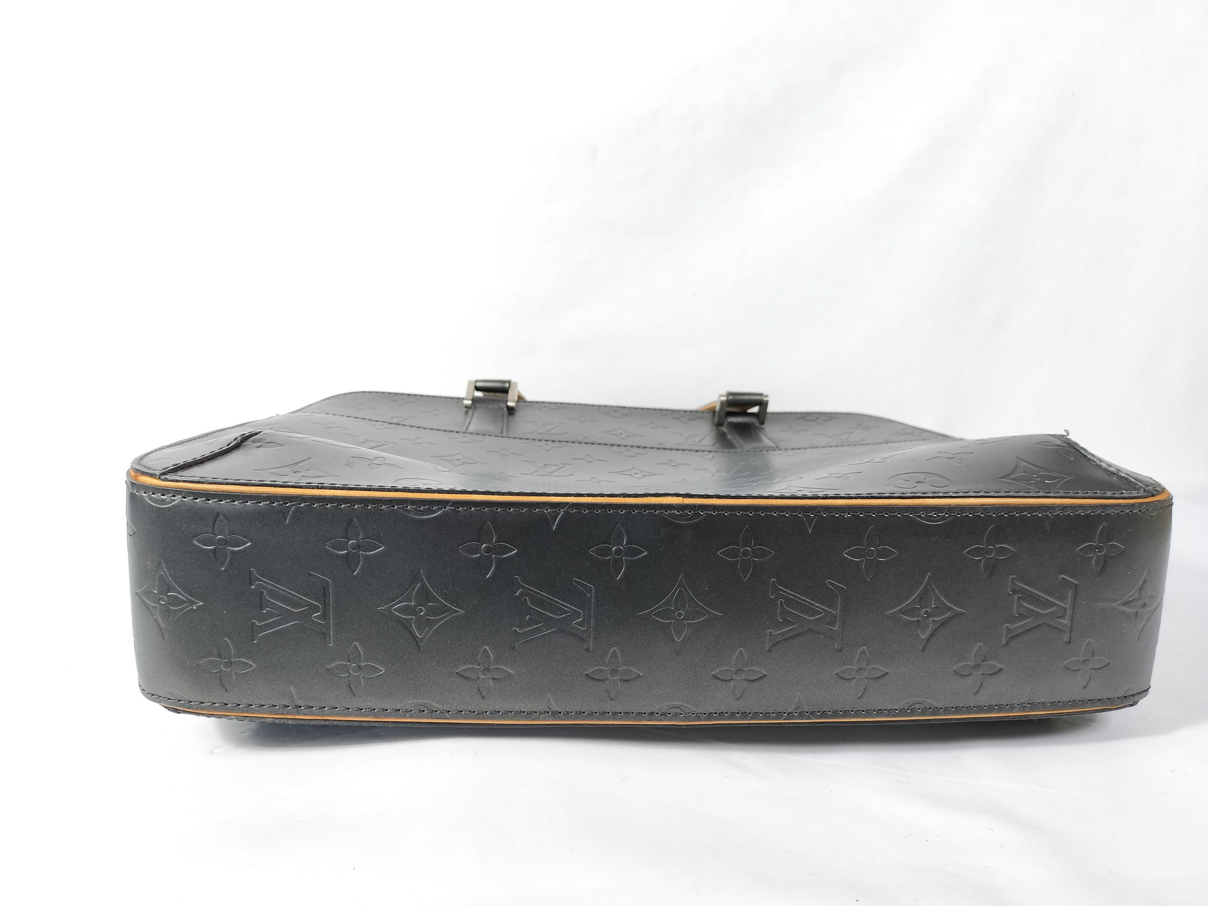 Monogram Matte Louis Vuitton Malden M55132 Matte Handbag — view 7