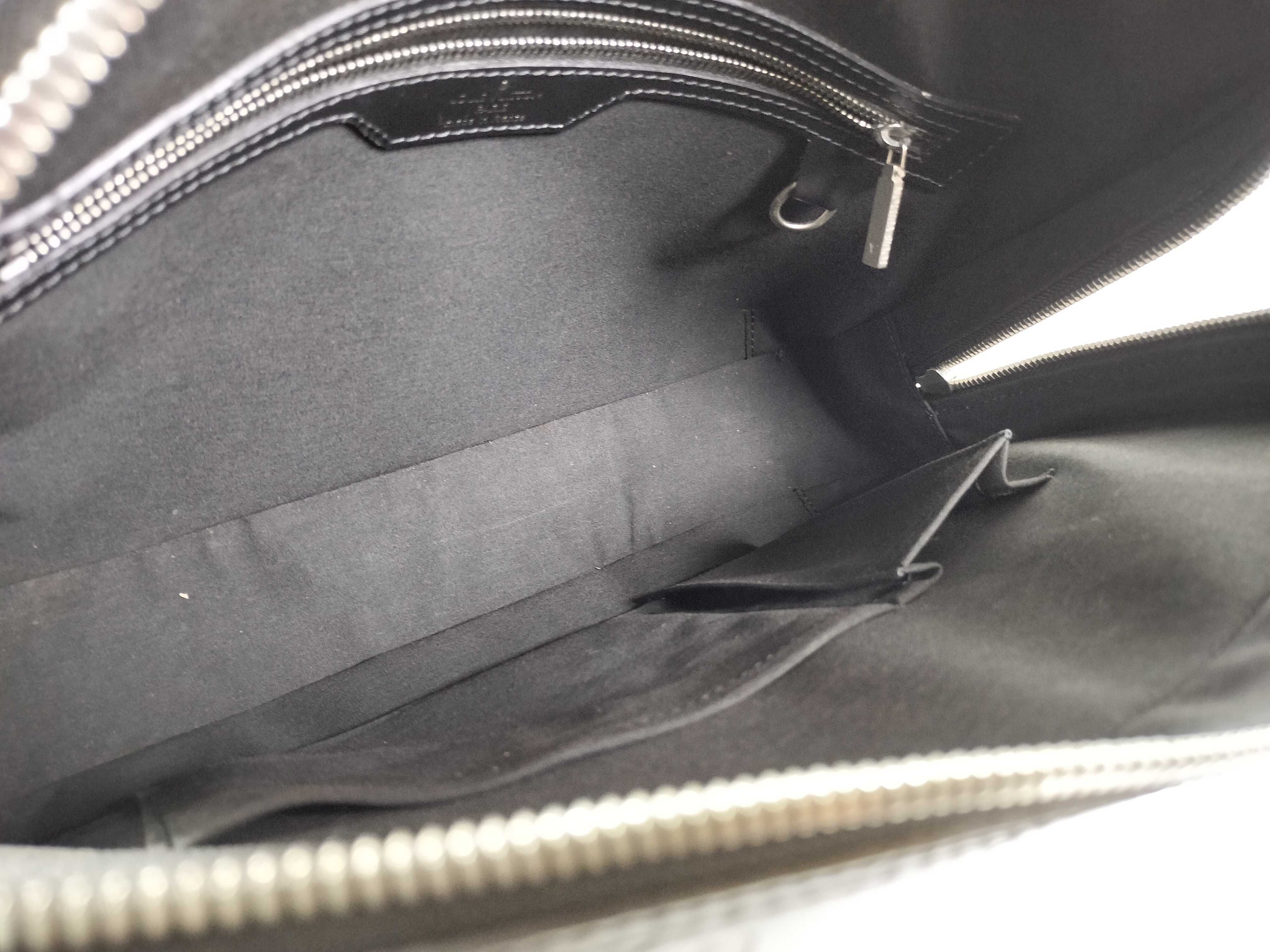 Monogram Matte Louis Vuitton Malden M55132 Matte Handbag — view 9