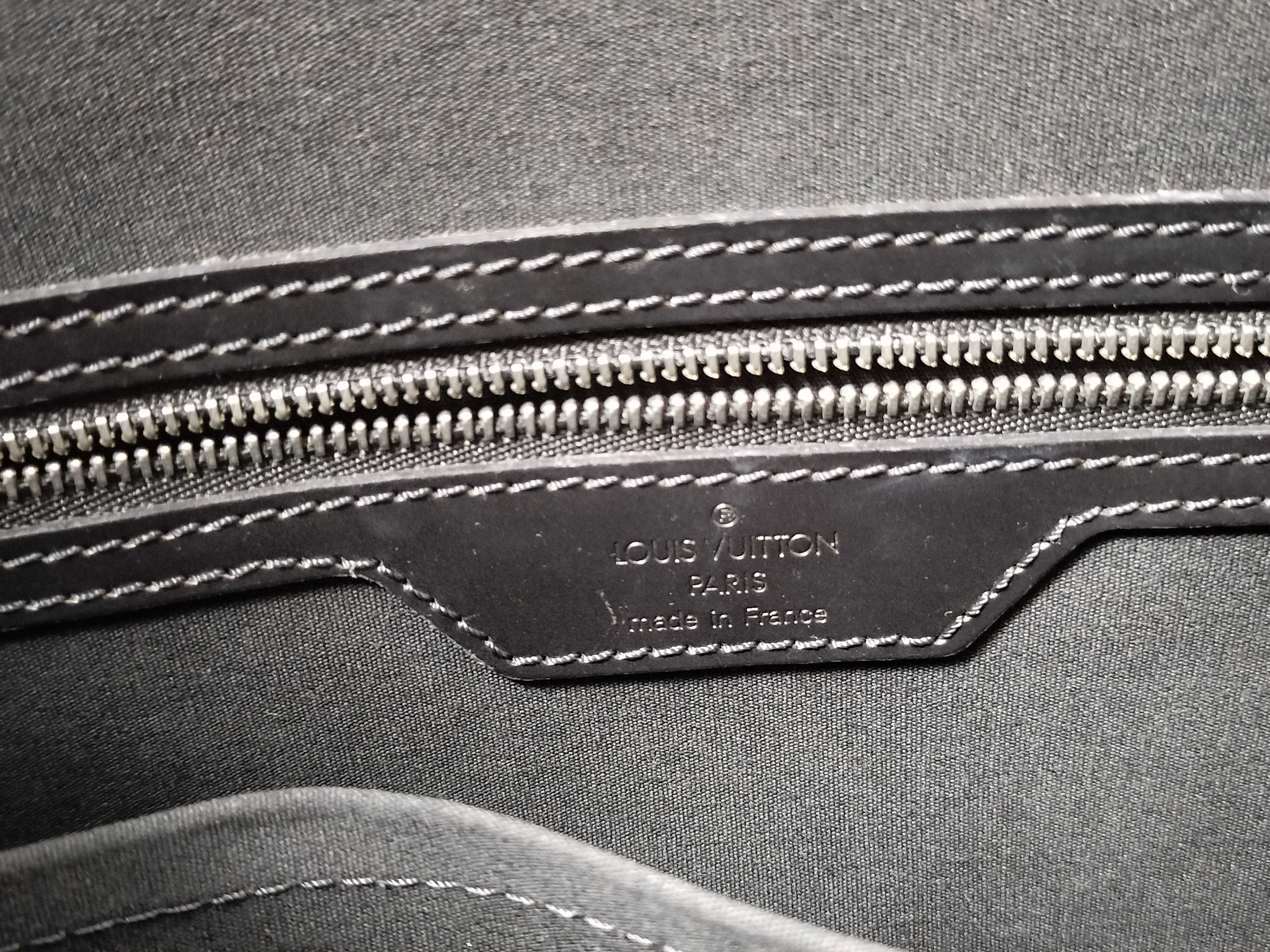 Monogram Matte Louis Vuitton Malden M55132 Matte Handbag — view 10