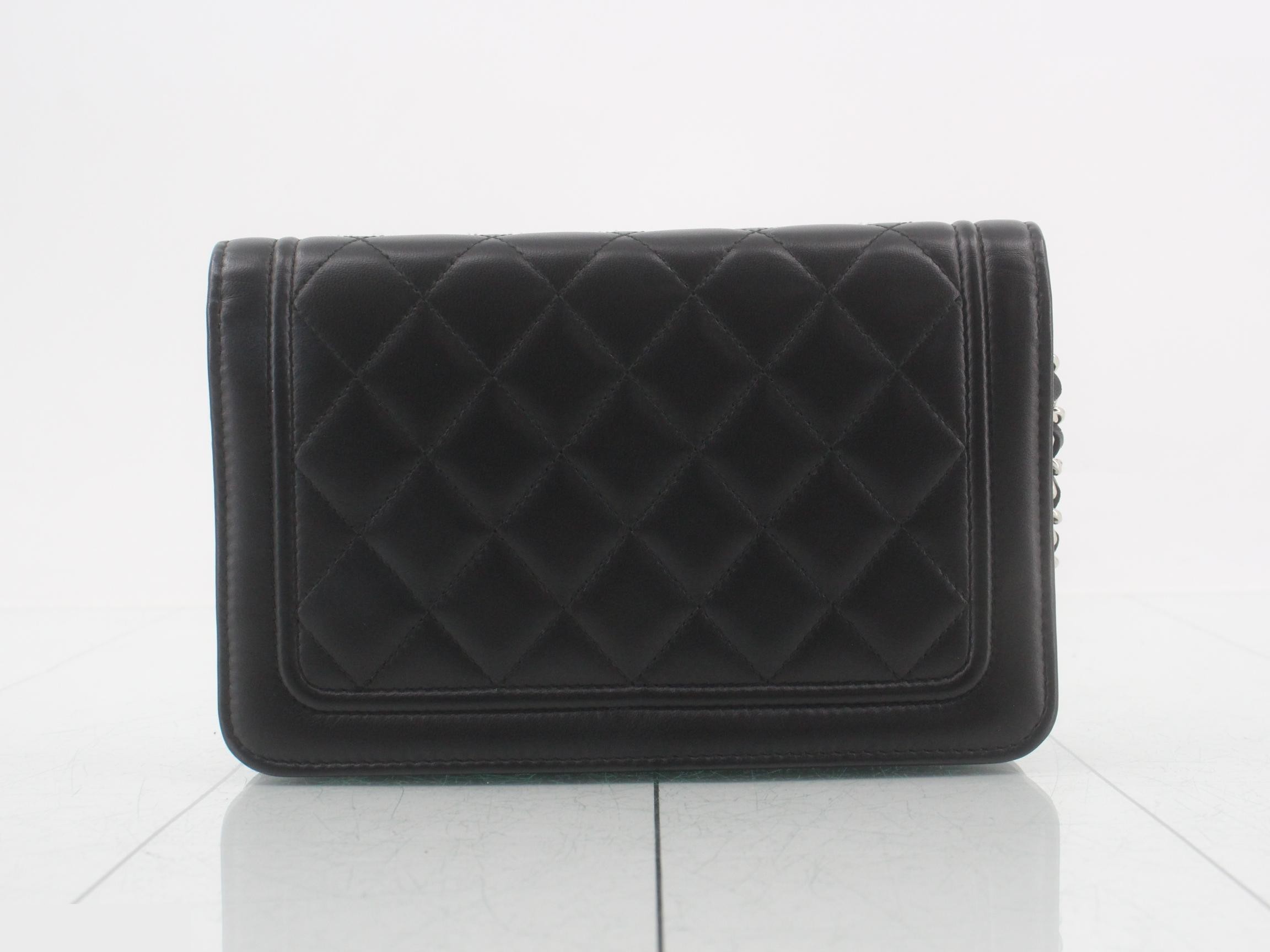 Lambskin Turnlock Motif Chain Wallet — view 2