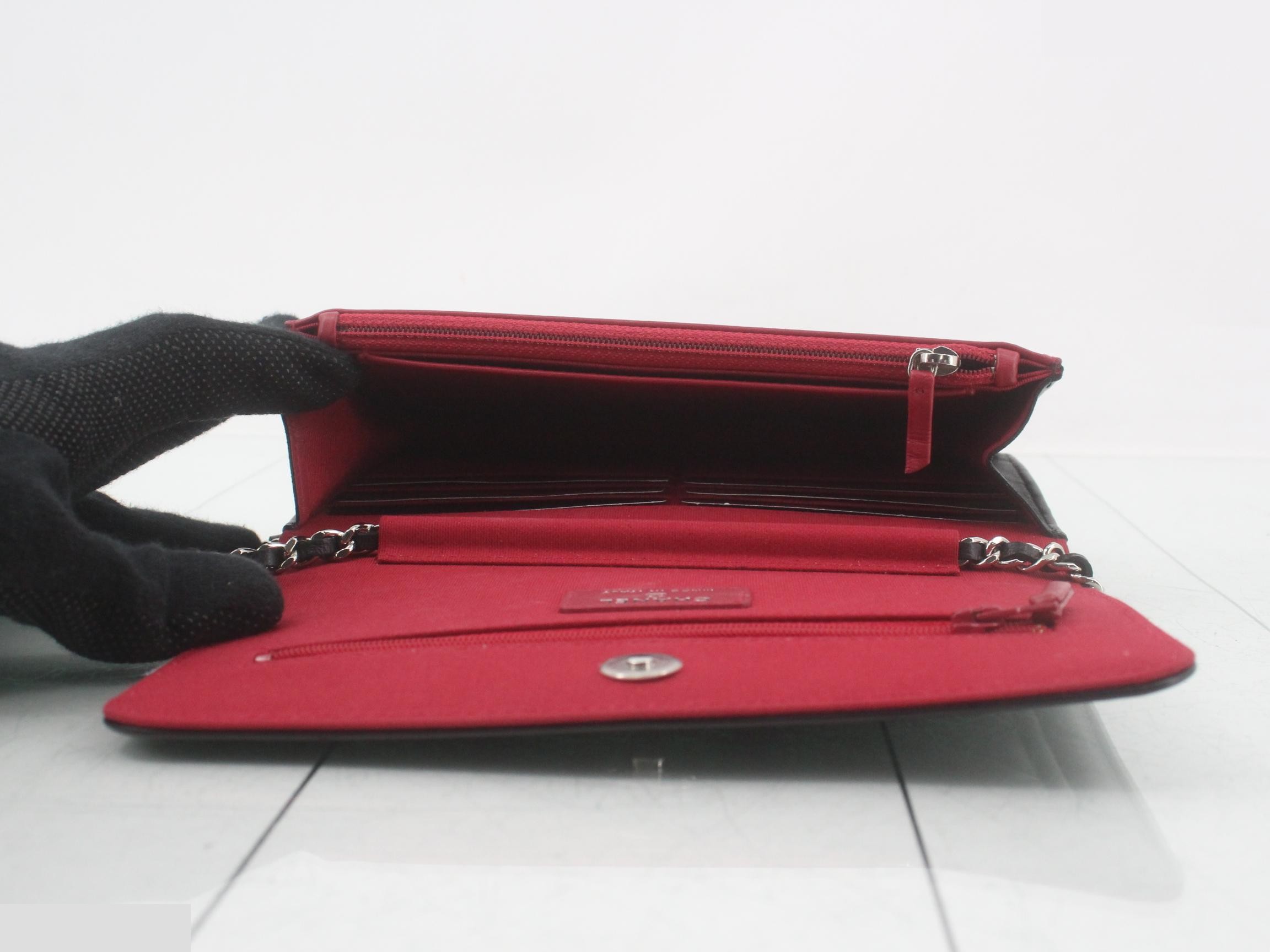 Lambskin Turnlock Motif Chain Wallet — view 4