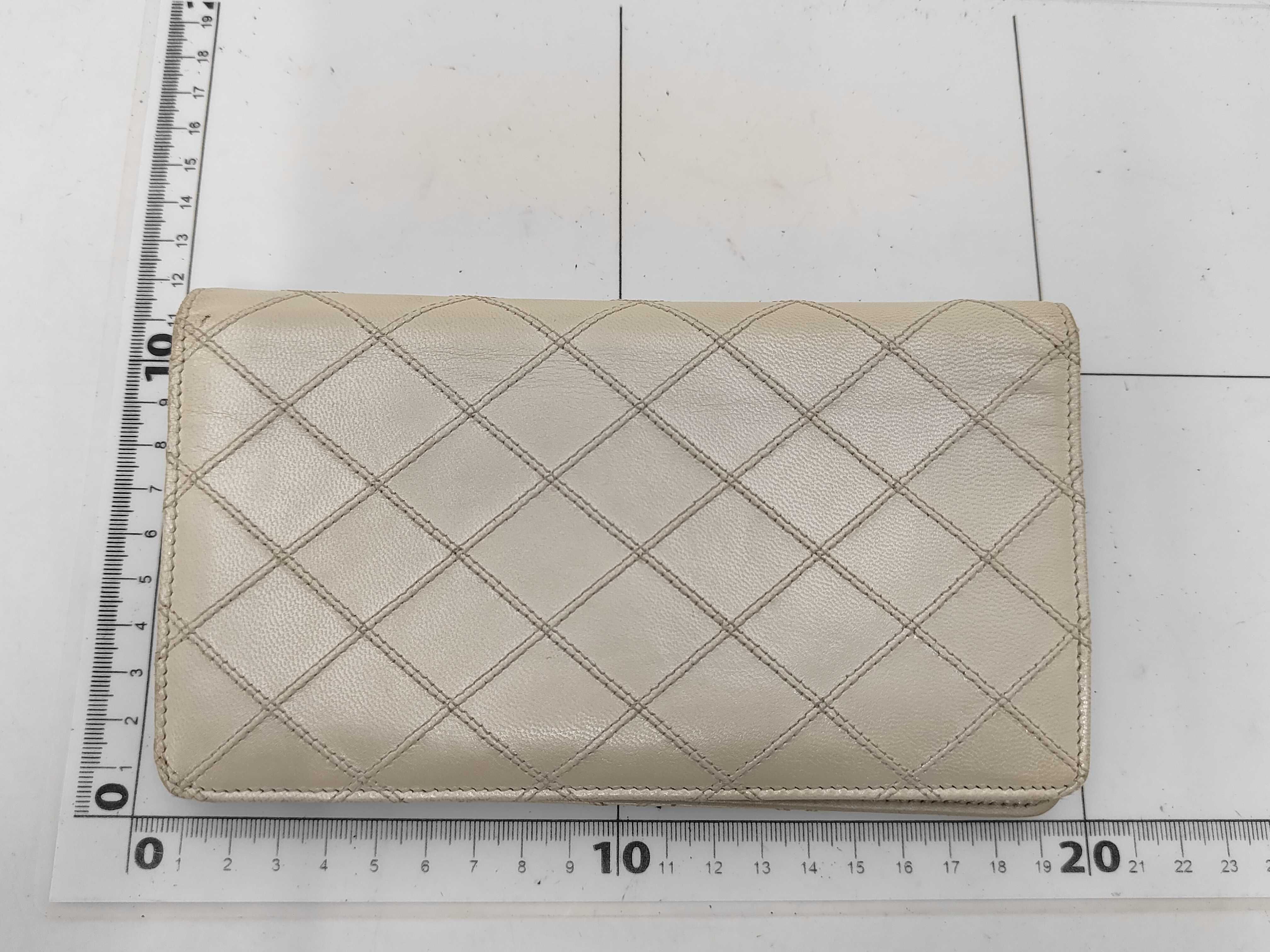 wallet — view 2