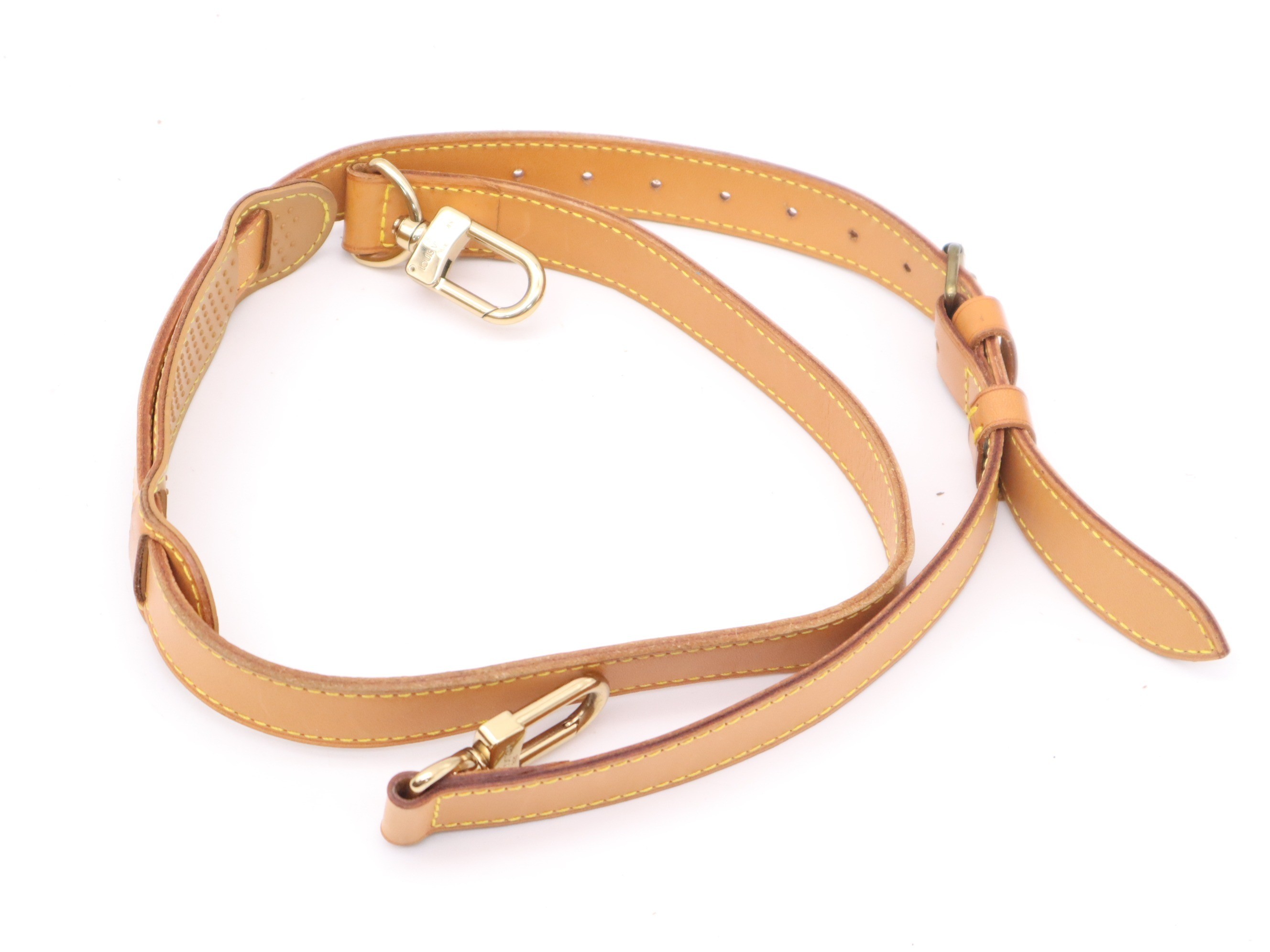 Keepall Bandoulière 55 with shoulder strap, padlock, and name tag. — view 8