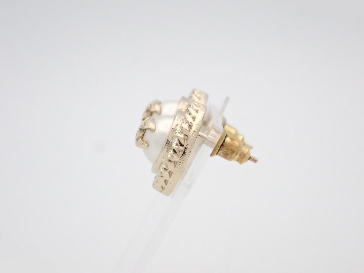 earrings, B21B, Coco Mark design, pearl, rhinestone, 1.5cm wide. — view 3
