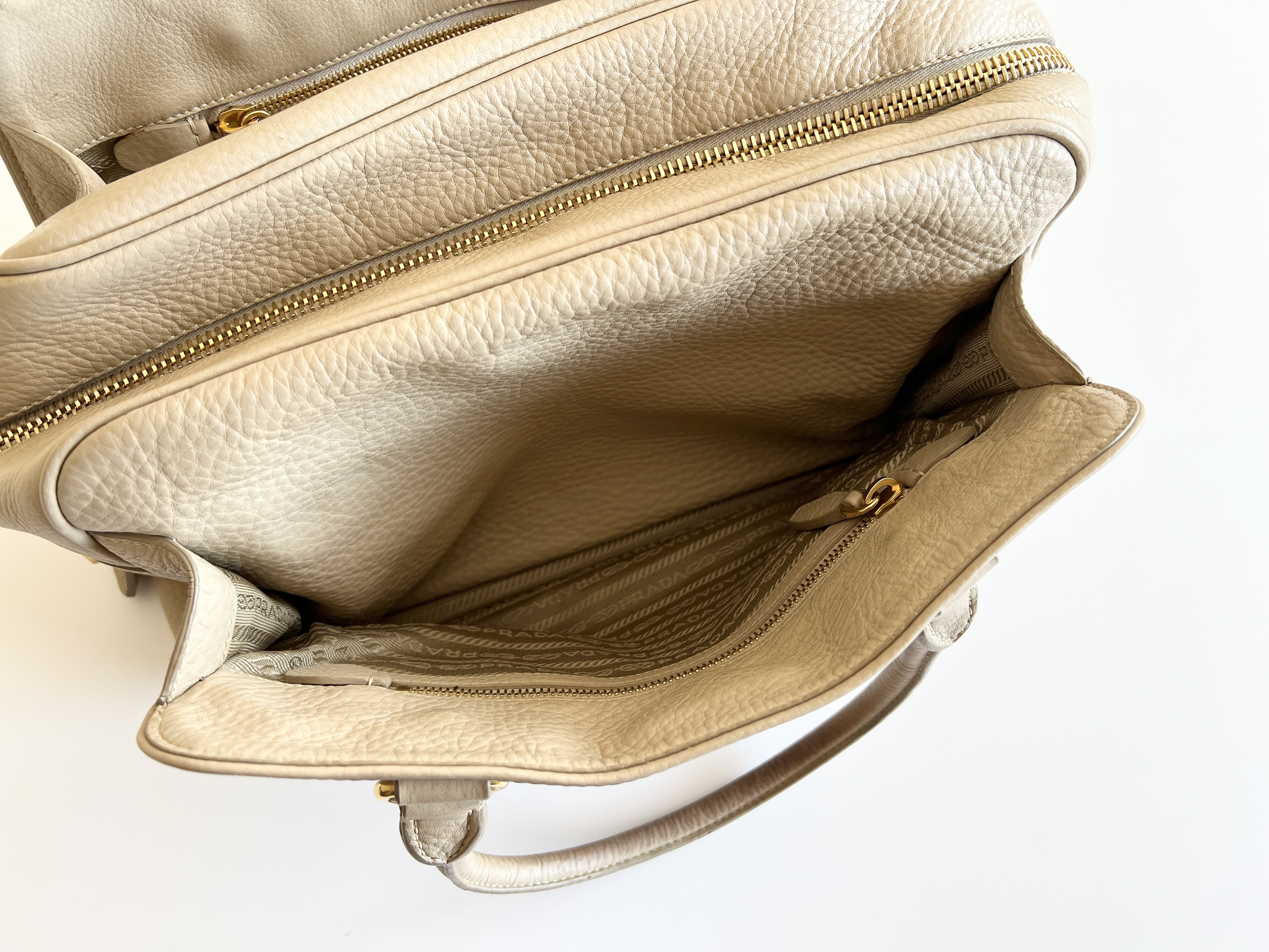 Vitello Daino Leather Logo Mini Boston Bag Handbag Tote Bag — view 11