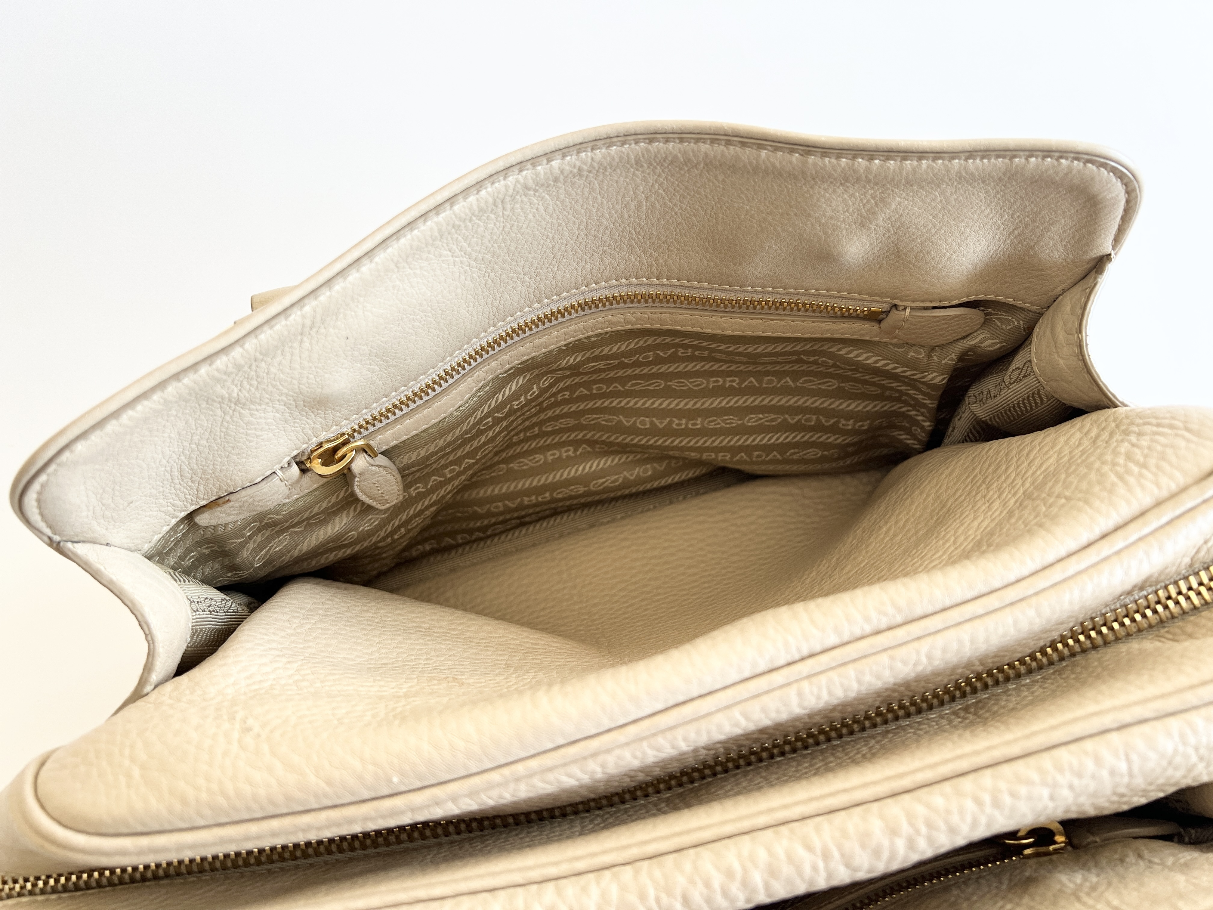 Vitello Daino Leather Logo Mini Boston Bag Handbag Tote Bag — view 13