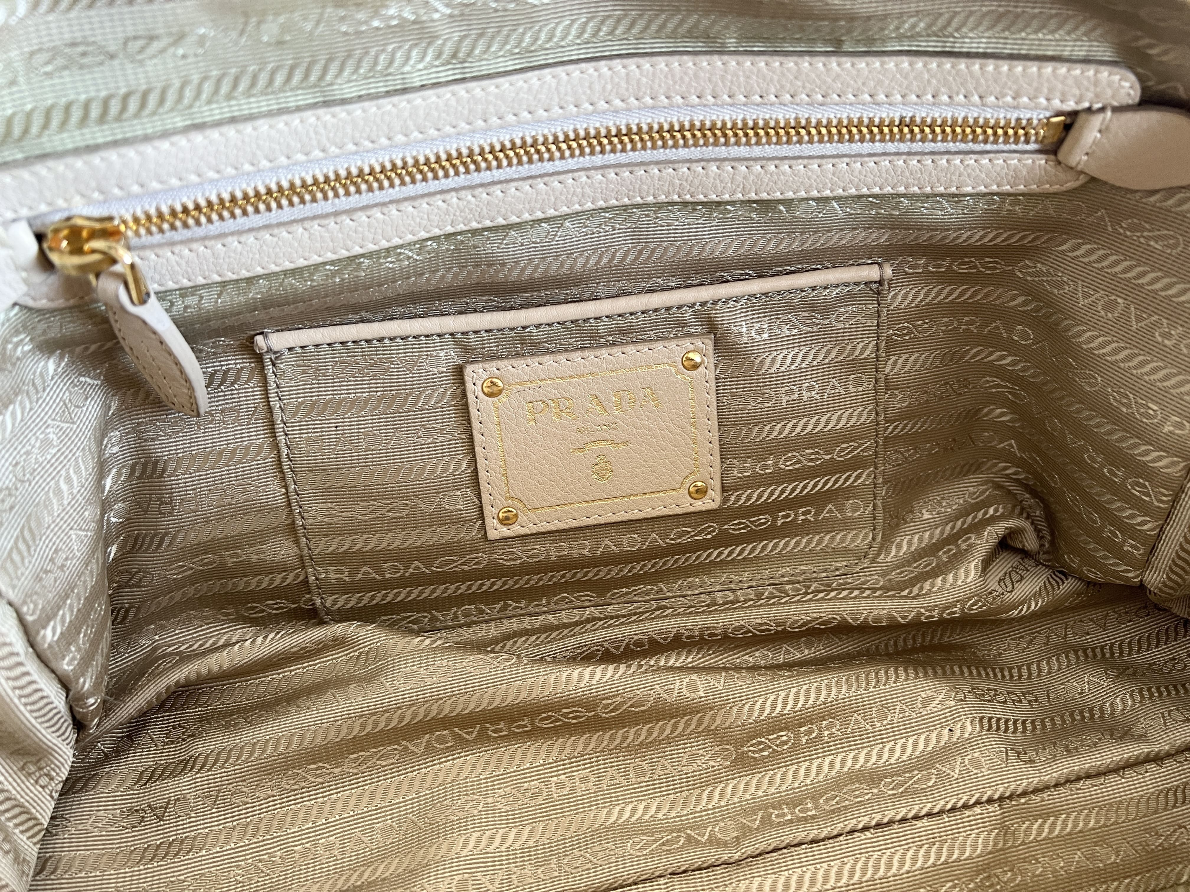 Vitello Daino Leather Logo Mini Boston Bag Handbag Tote Bag — view 6