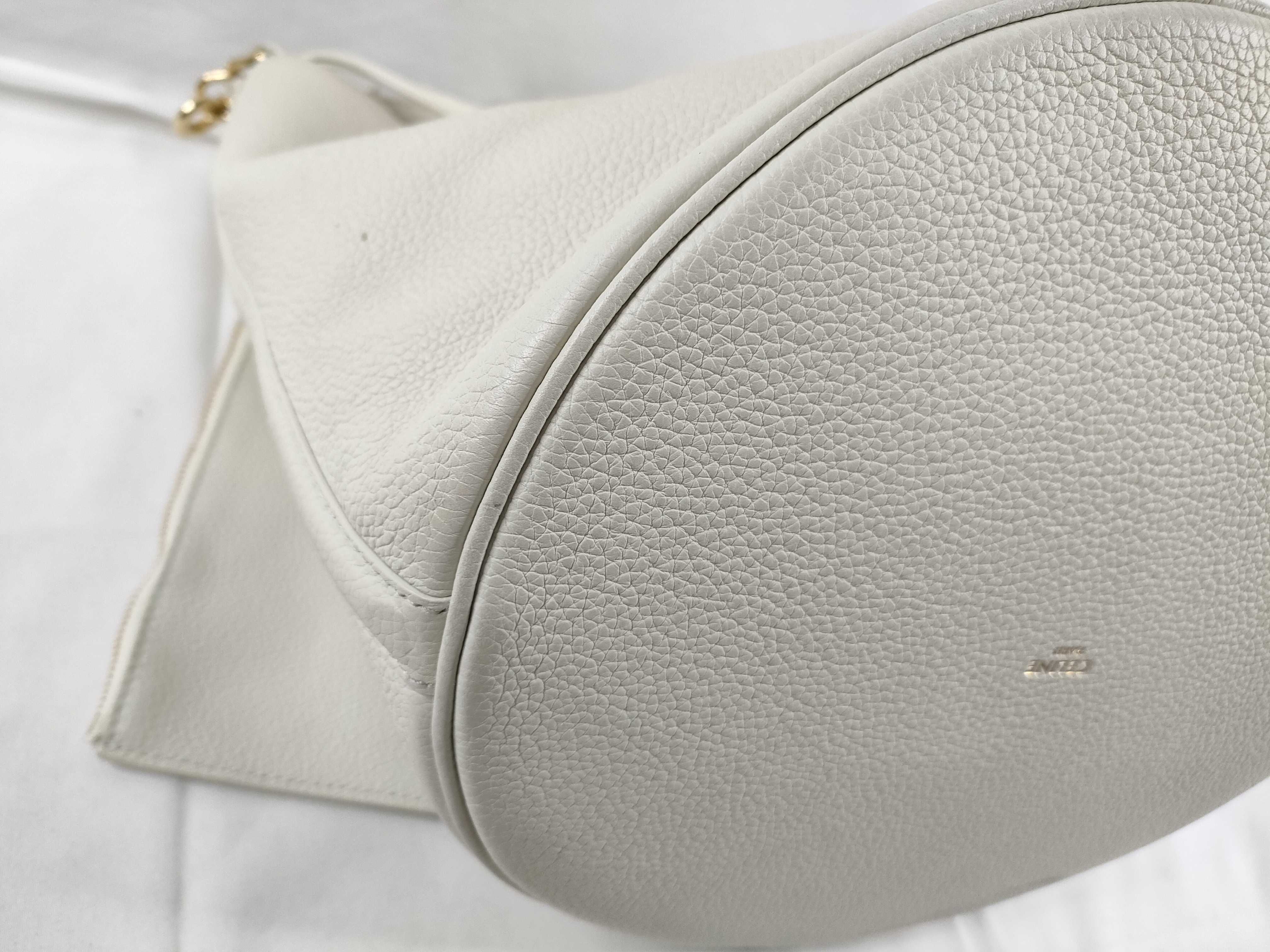 Teen Bucket 16 Leather 2-Way Shoulder Bag White Handbag — view 3