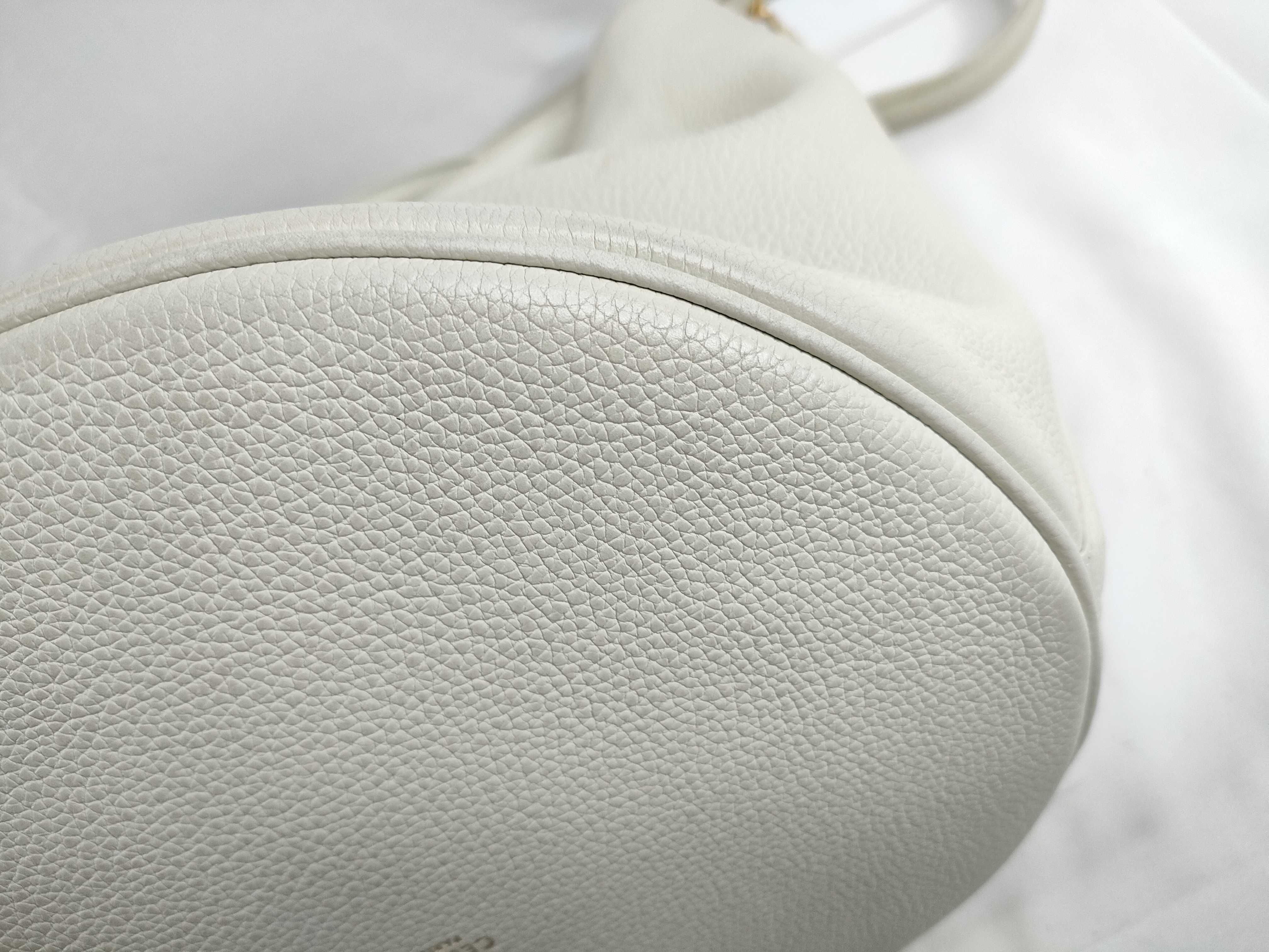Teen Bucket 16 Leather 2-Way Shoulder Bag White Handbag — view 5